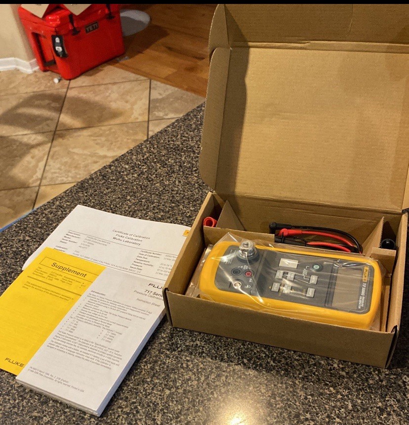 Fluke 717-5000G Pressure Calibrator