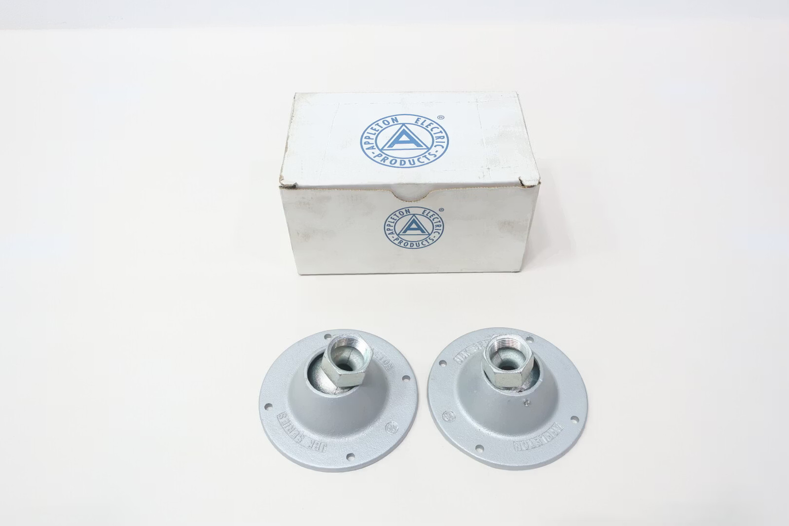 Box Of 2 Appleton JBK-75-BS 3/4in Mall Iron Ball Type Fixture Hangers