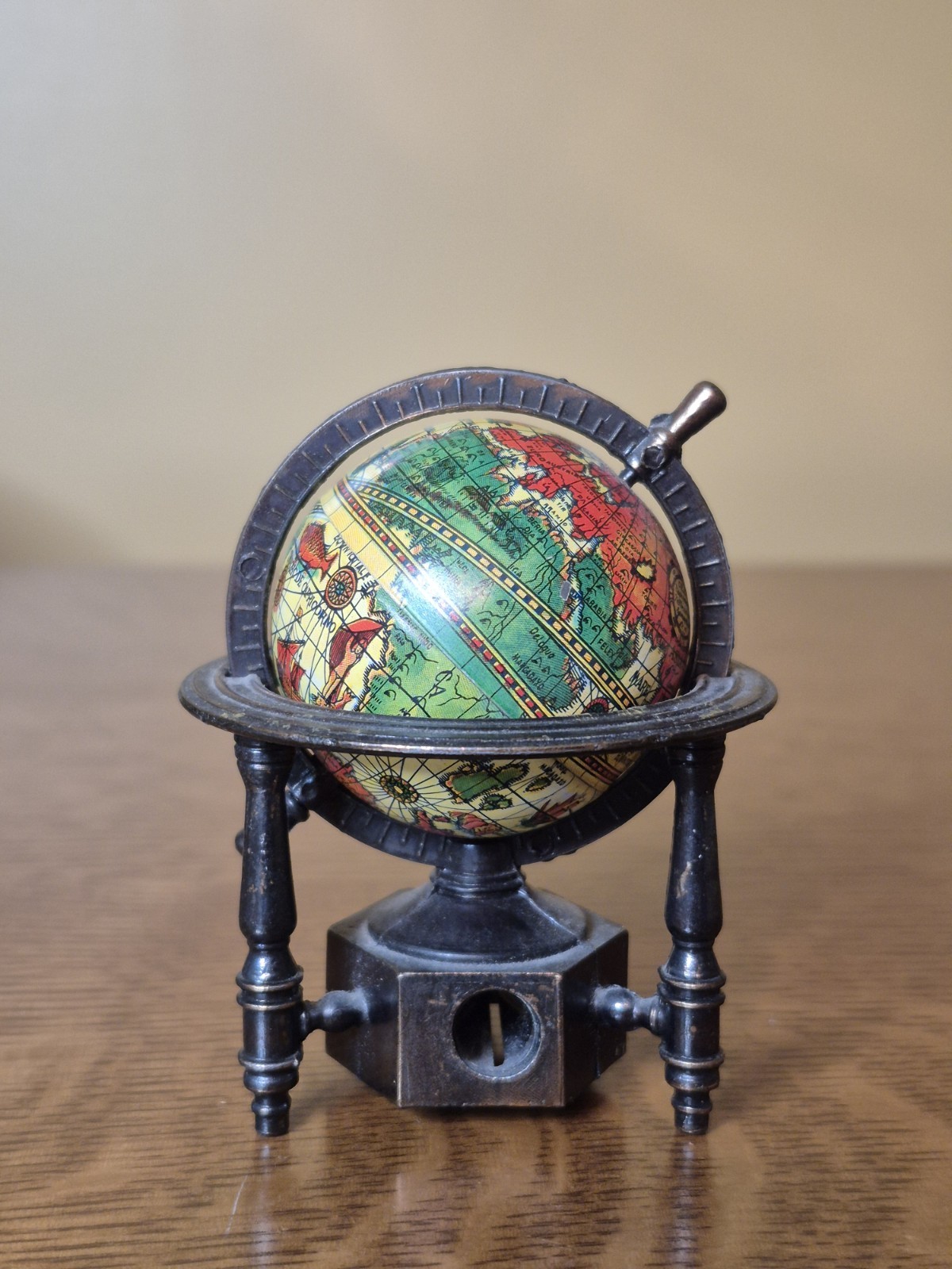 Die Cast Pencil Sharpener Globe World Vintage 1970s