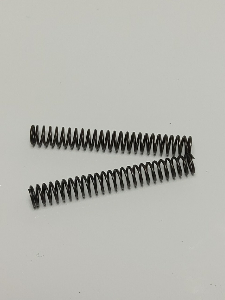 LOT OF 2 MAX SPRINGS KK23123 (NOS)