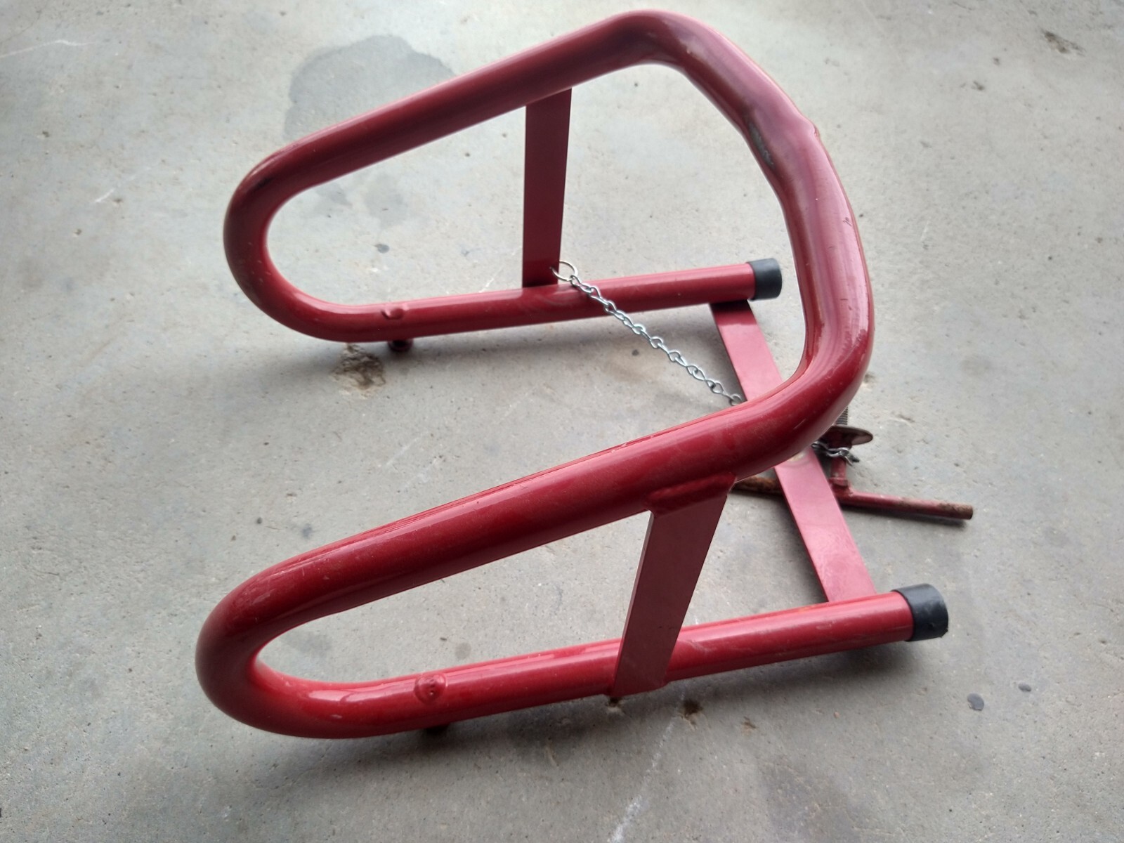 Pingel Removable Motorcycle Wheel Chock Up to 7.75 Inch Tire Width Red