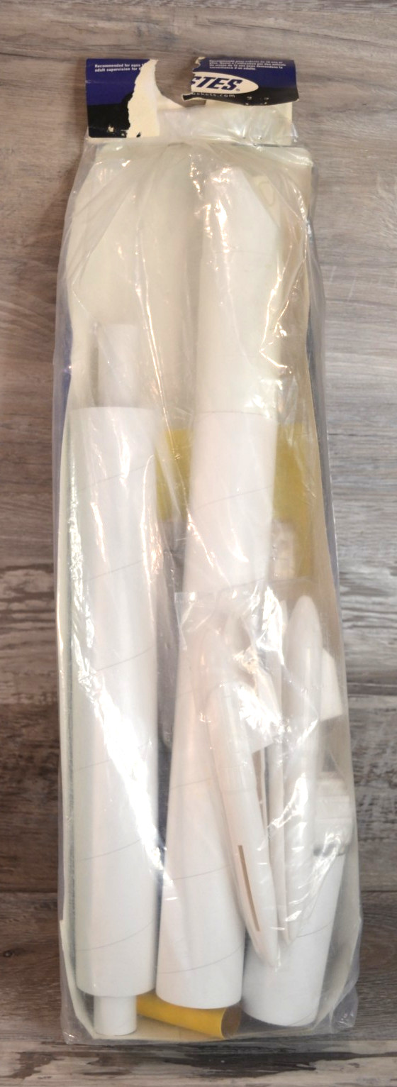 Estes Flying Model Rocket Kit INTERCEPTOR E - Skill Level 3. NOS