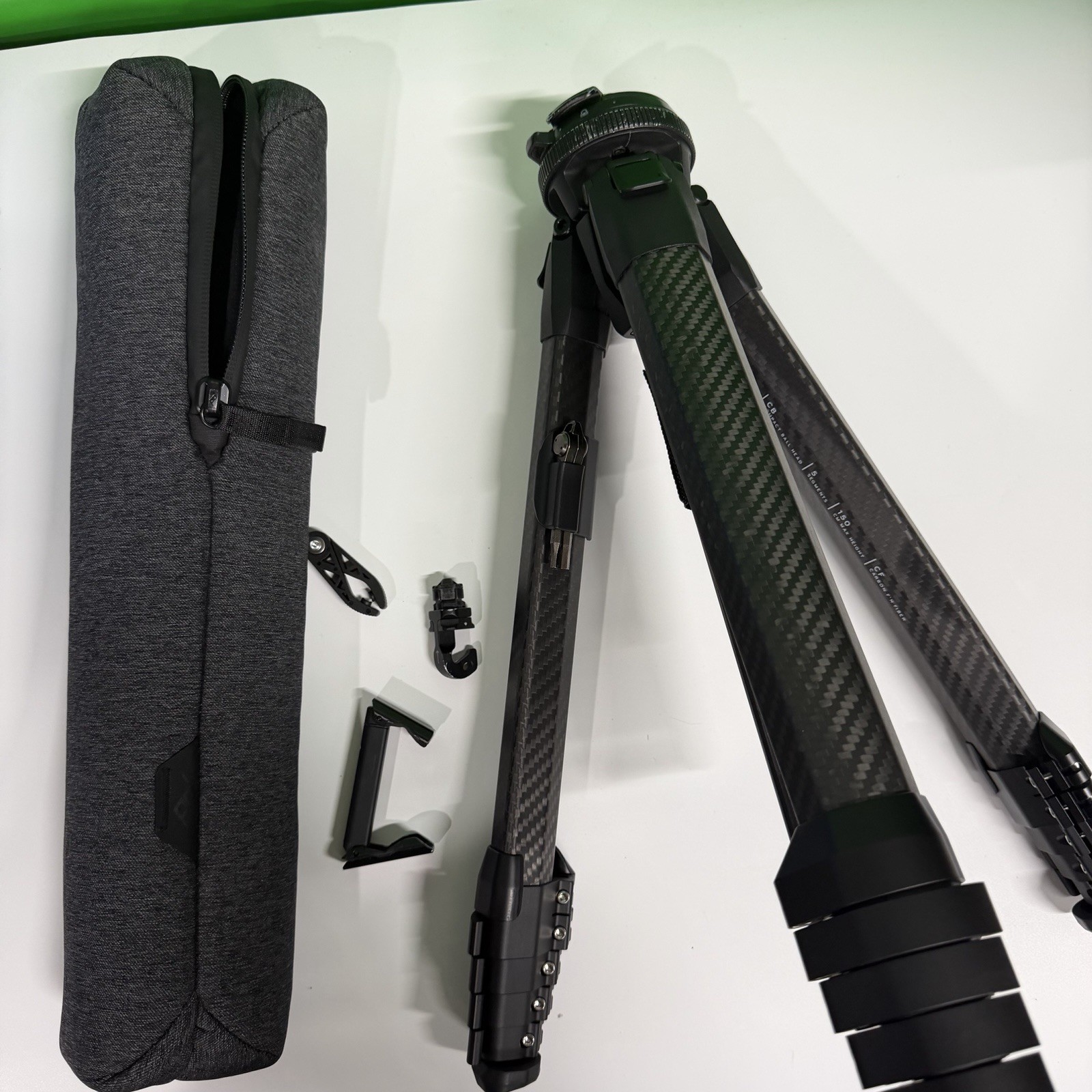 Peak Design Carbon Fiber Travel Tripod for Cam & Phone used has light scratches
