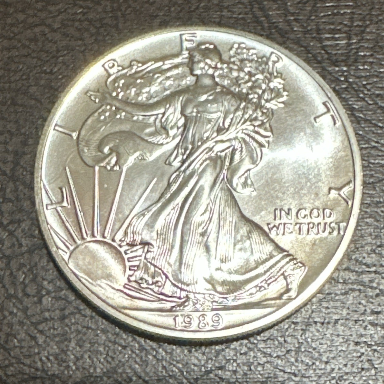 U.S. Mint American Eagle 1989 1 oz .999 Fine Silver Bullion Coin - PRISTINE COND