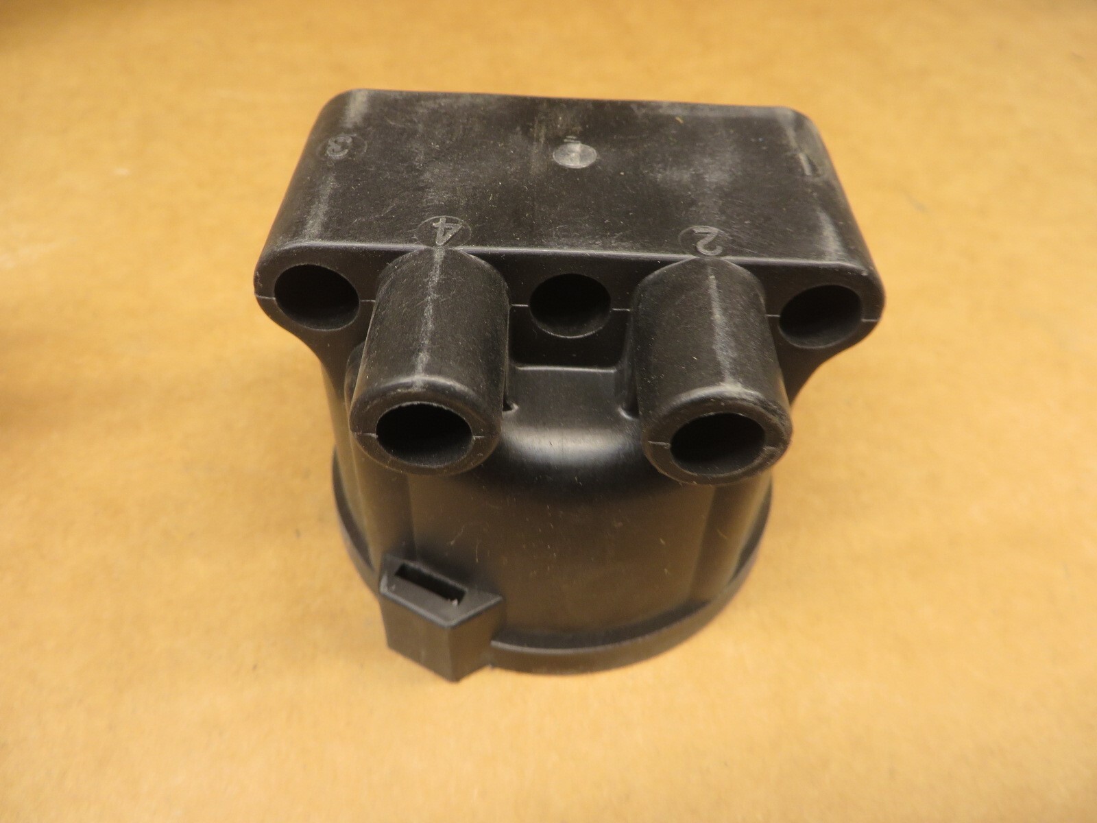 DISTRIBUTOR CAP # JA930 vintage new N O S fits MAZDA 808 75-77 B1600 74-76