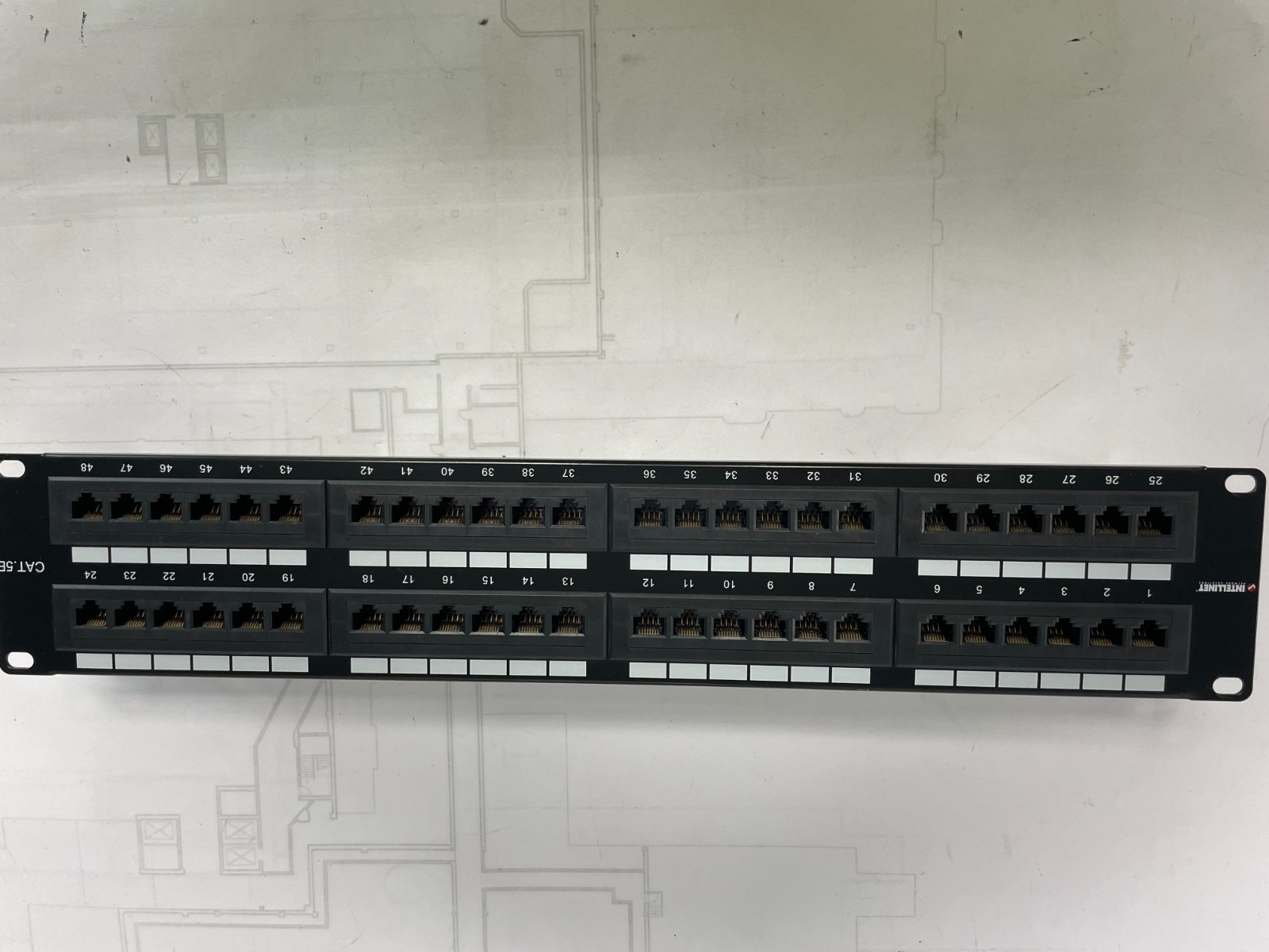 INTELLINET NETWORK SOLUTIONS Cat5e Patch Panel Wired 48-Ports  P51