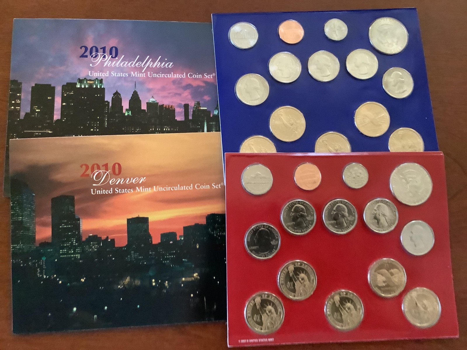 2010-P&D US Mint Set with First Year of Issue Lincoln Union Shield One-Cent coin