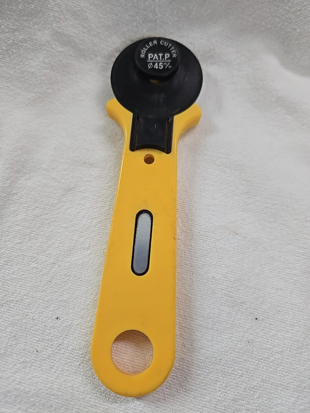 Sewing Quilting Patchwork Manual Cloth Cutting Knife Roller Wheel Round Cutter