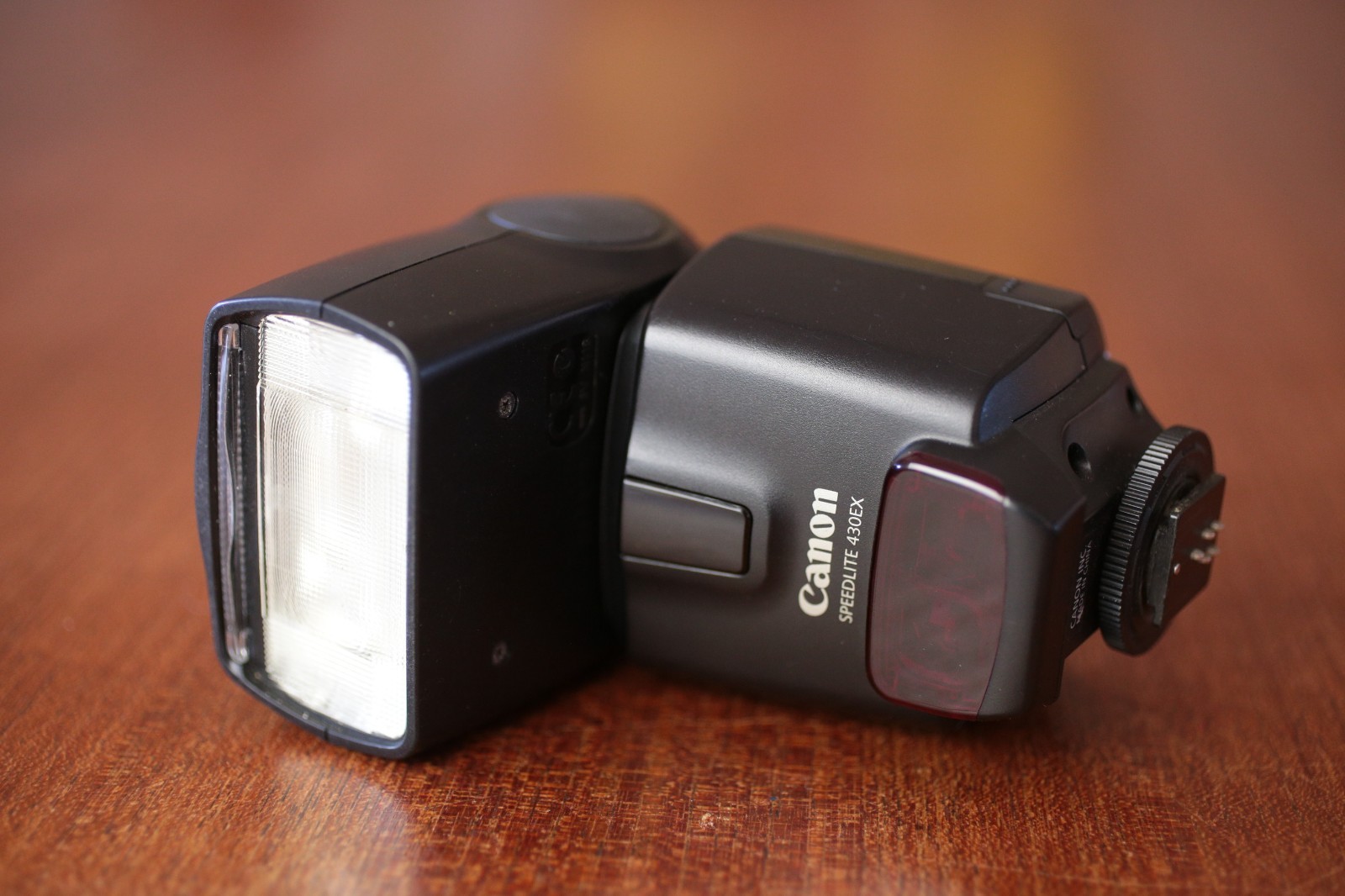 Canon 430 EX camera flash