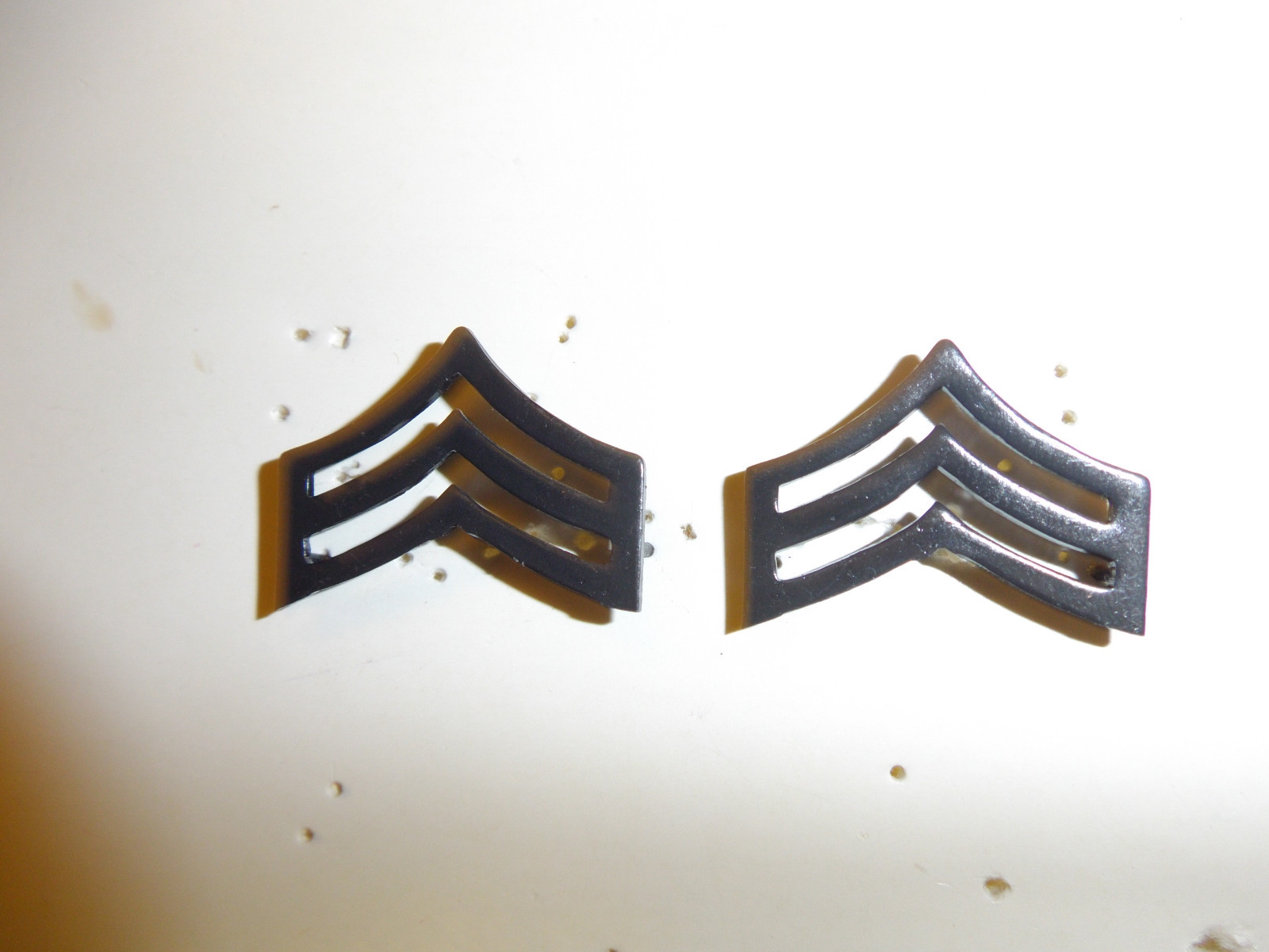 b2616p Korea USMC Marine Sergeant Metal Chevron pair R7B