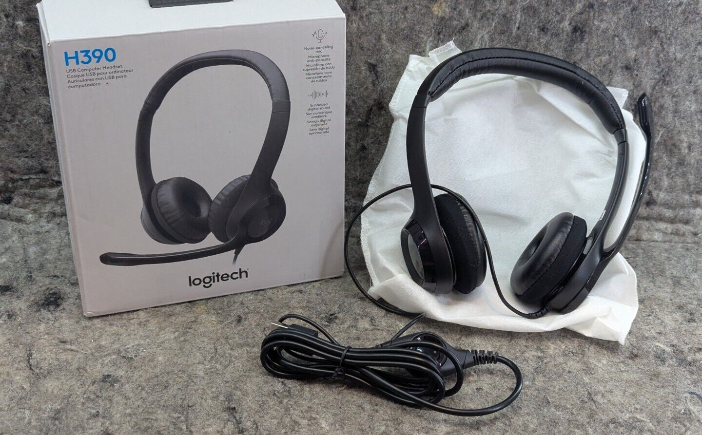 Logitech H390 Over-Head Comfort USB Headphones Noise-Canceling Microphone