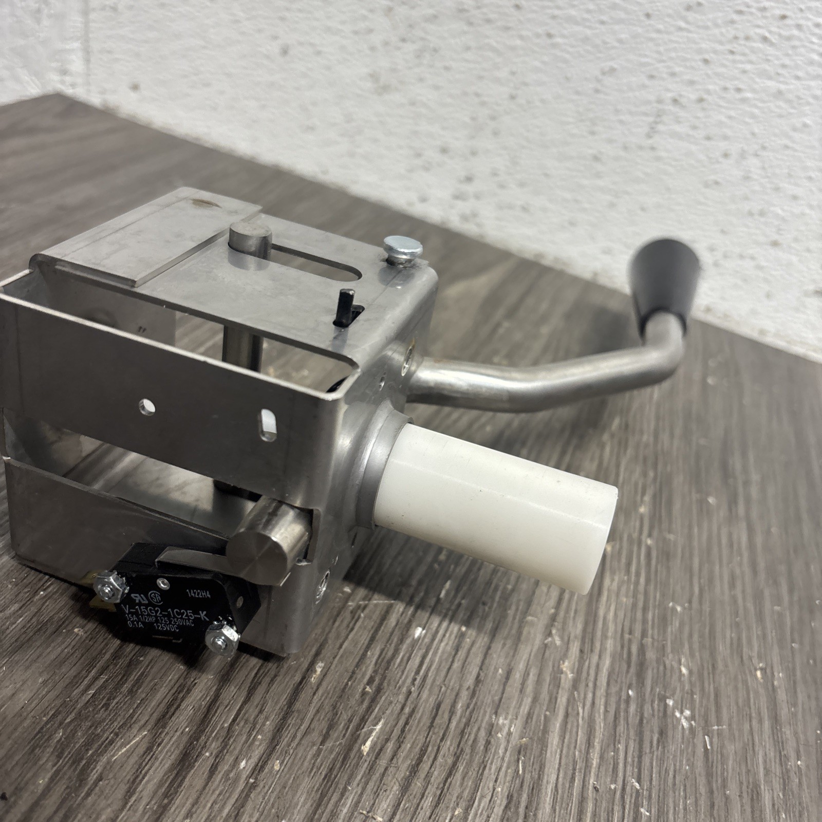 STOELTING Spigot Assembly 2 Switch Right Spigot #F3