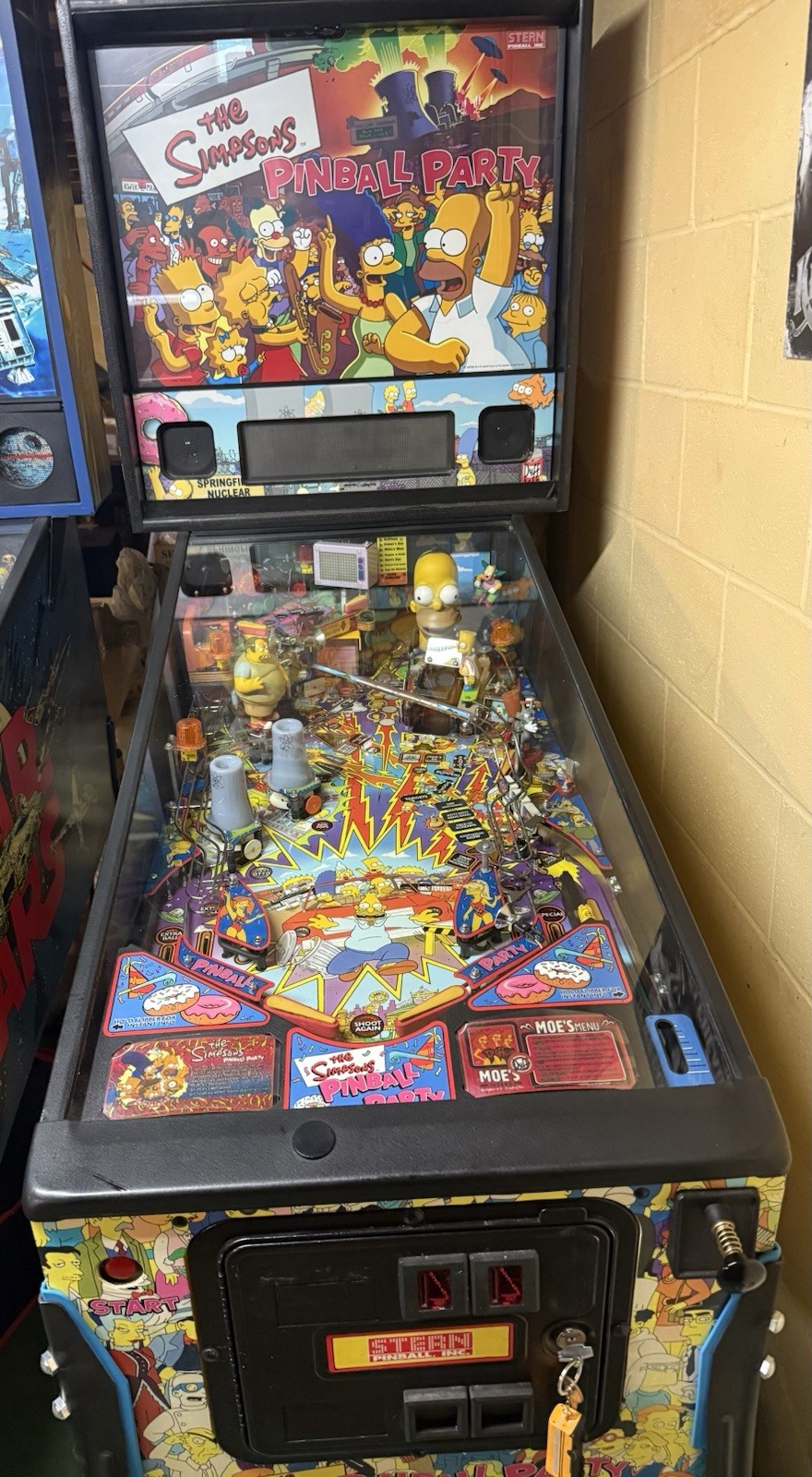 Stern Pinball The Simpsons Pinball Party Pinball Machine Original (2003)