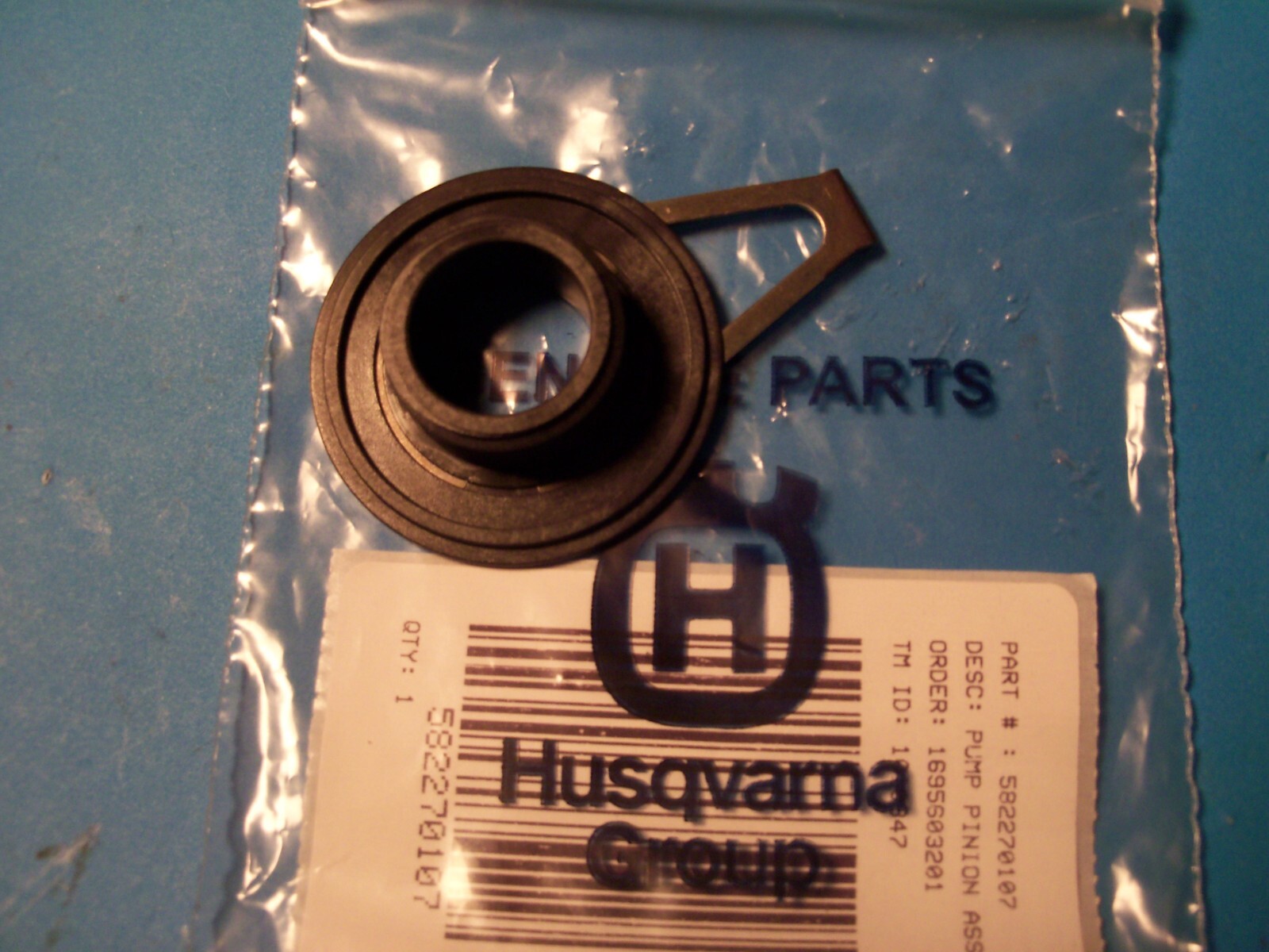 NEW HUSQVARNA OILER GEAR WHEEL FITS 372 365 362 371 503756102 582270107 OEM