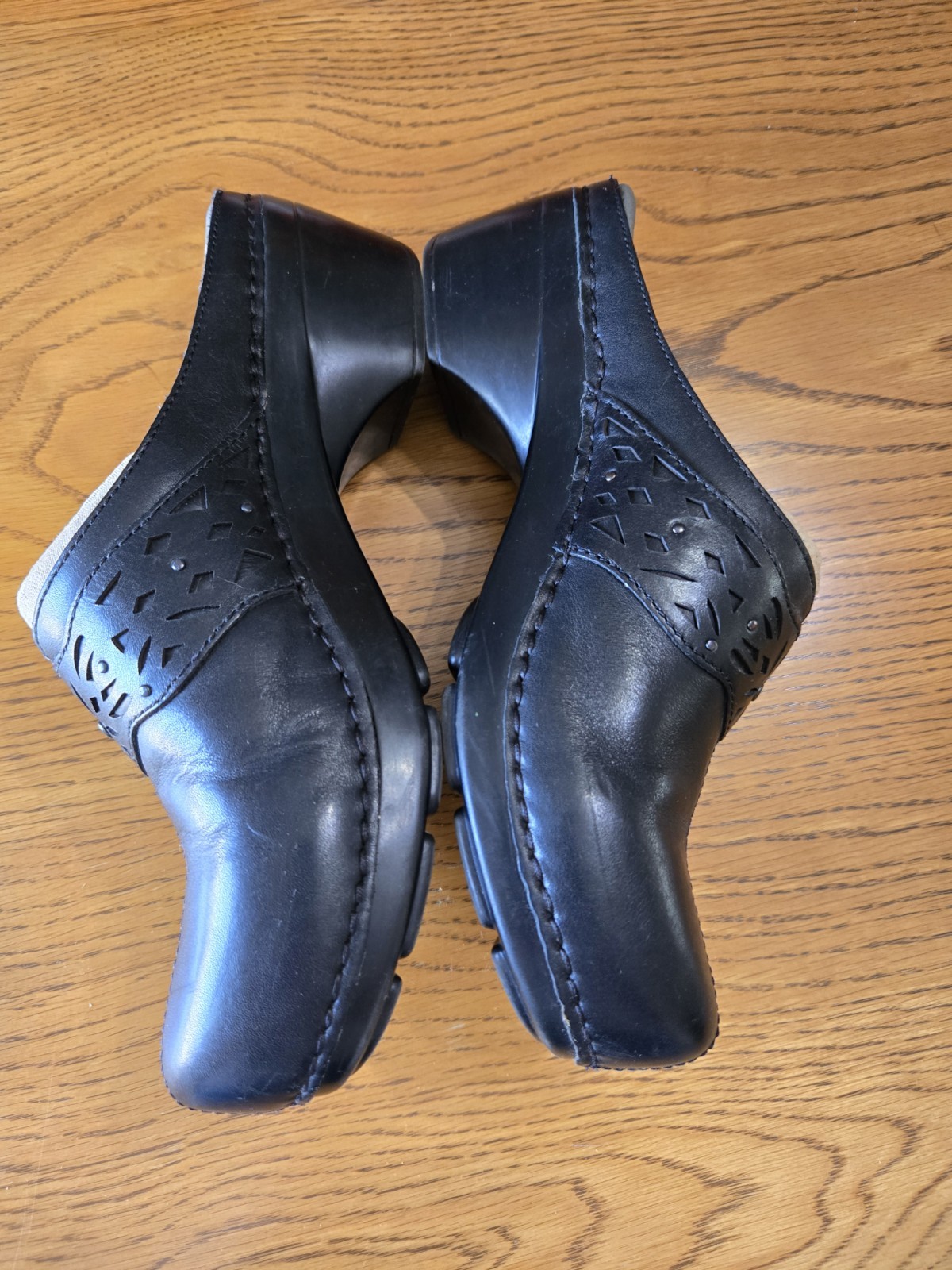 Pre-loved DANSKO Women's Black Shyanne Leather Clogs Sz 41