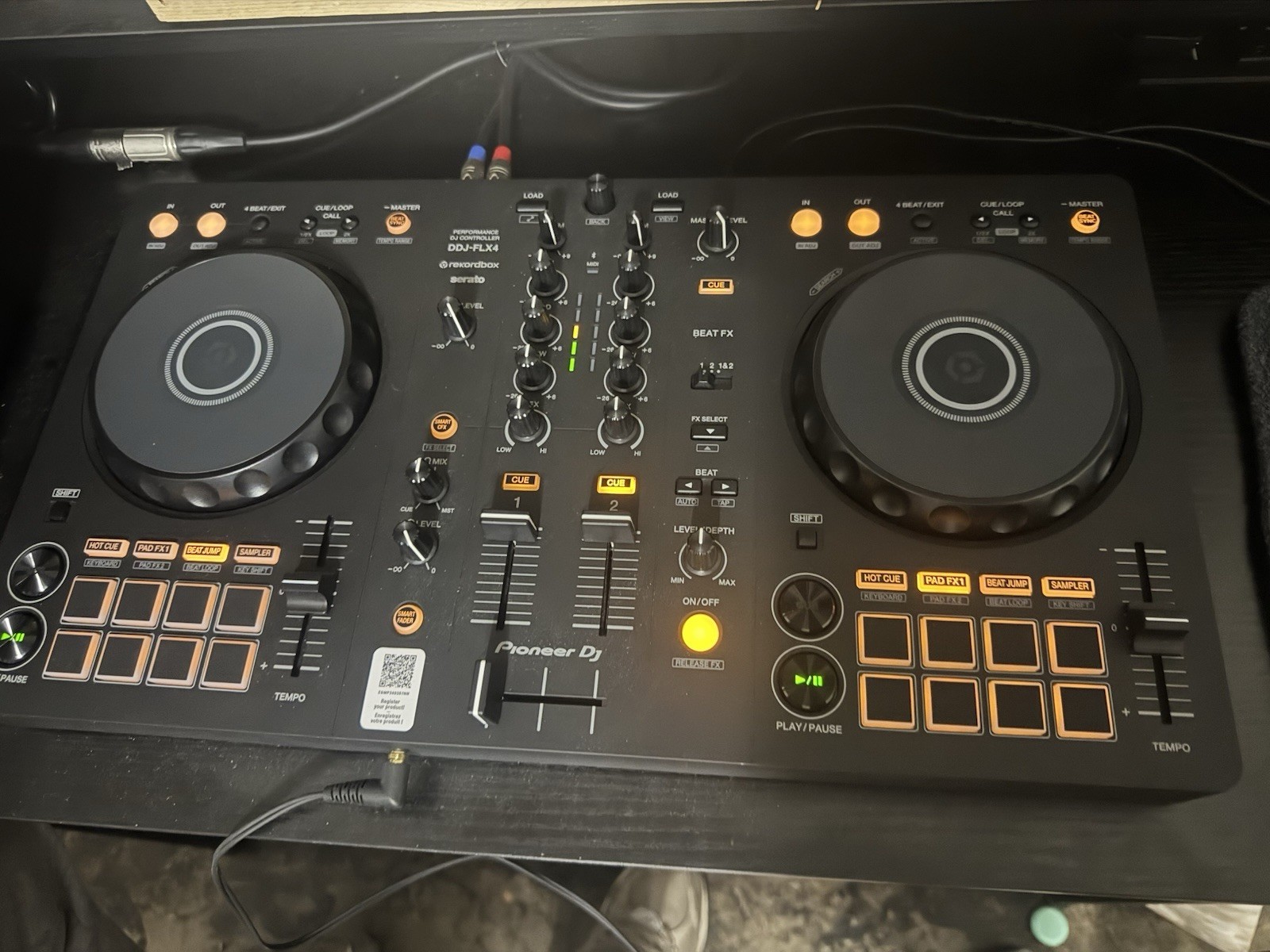 Pioneer DJ DDJ-FLX4 Controller, KRK Speaker, Sennheiser HD 25-70 DJ Package