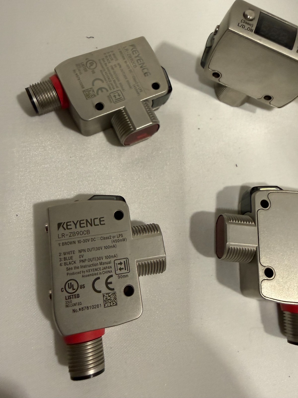 Keyence LR-ZB90CB Self-Contained CMOS Photoelectric Laser Proximity Sensor