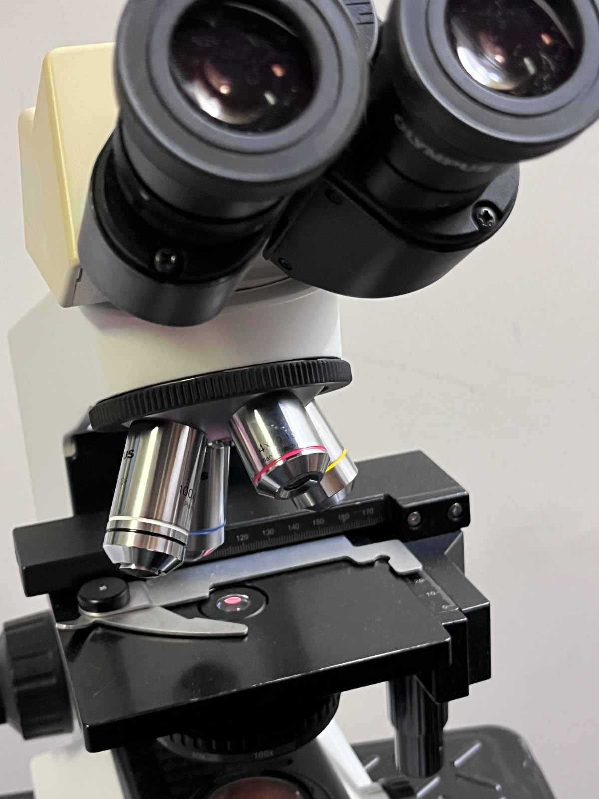 OLYMPUS CX21FS1 BINOCULAR MICROSCOPE PLAN 4 10 40 100 OBJECTIVES Olympus CX21