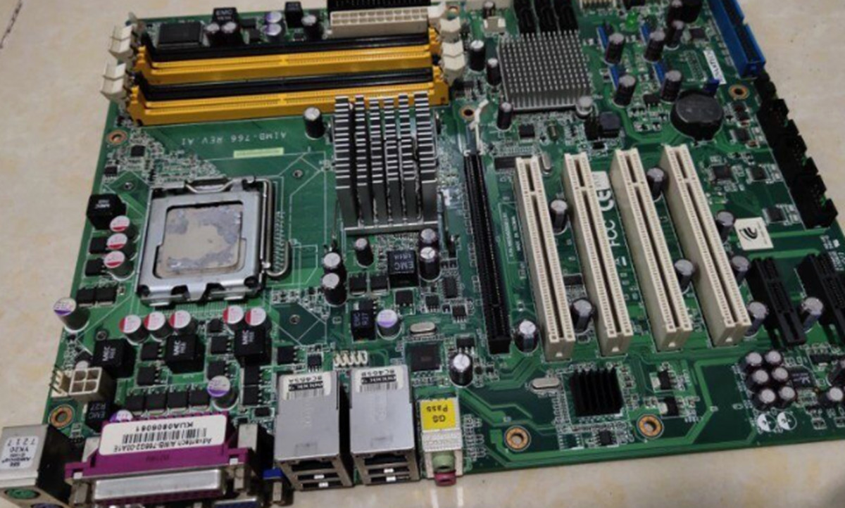 Used & Tested ADVANTECH AIMB-766 AIMB-766VG-00A1E Control Board Rev.A1