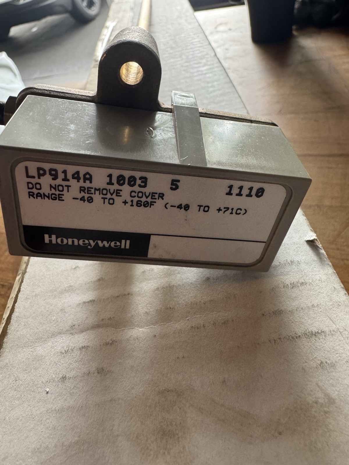 Honeywell Pneumatic Temperature Sensor Transmitter Duct Mount