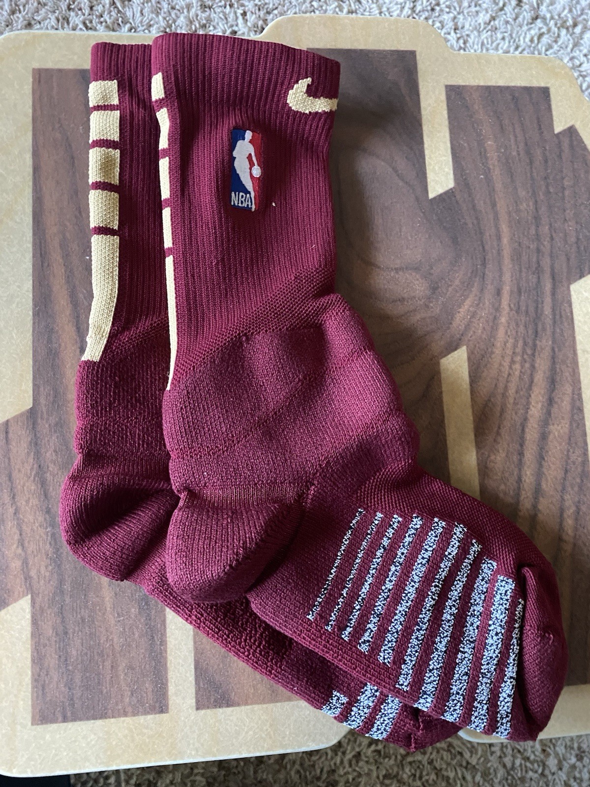 Nike NBA Authentic L Crew Socks Maroon Gold Power Player Team Issued On Court
