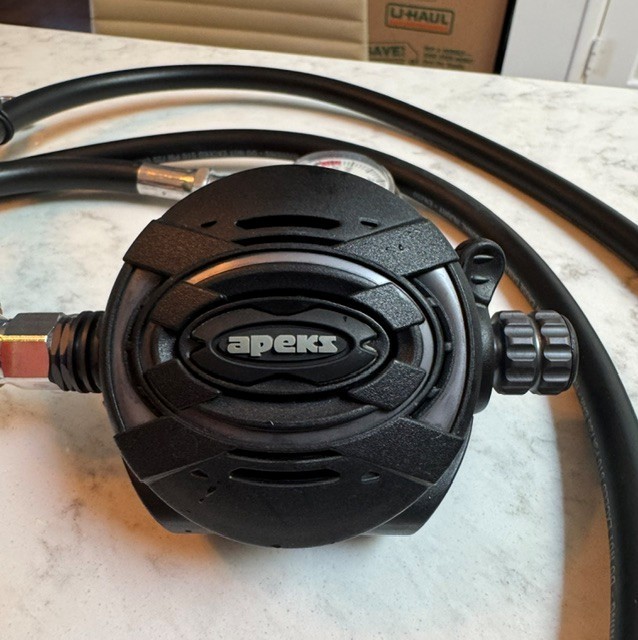 Apeks Tungsten XTX200 dual regulators for sidemount diving