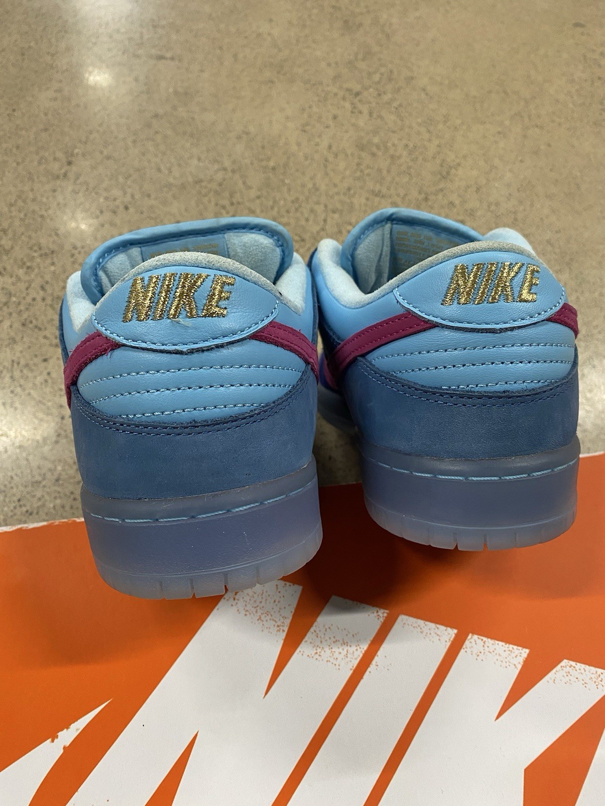 Nike SB Dunk Low Run The Jewels Sz 9.5 DO9404-400