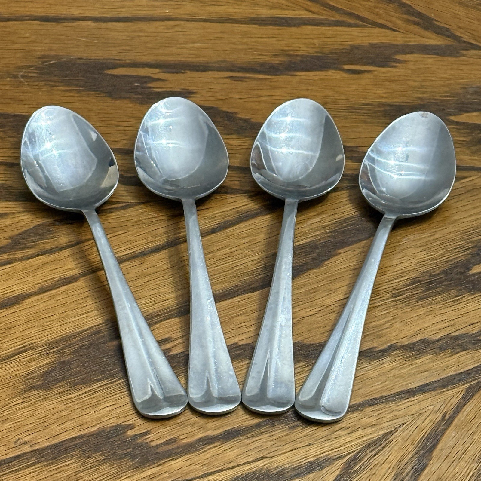 Hampton Silversmiths Lexington Mirror Stainless 4 Soup Table Spoons 7 1/2”