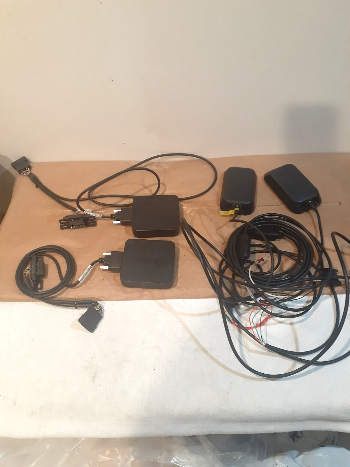 Set of 2 Motive AG-31.2 & LBB-3.6CA 2C6002901 w/ wiring cables adapters