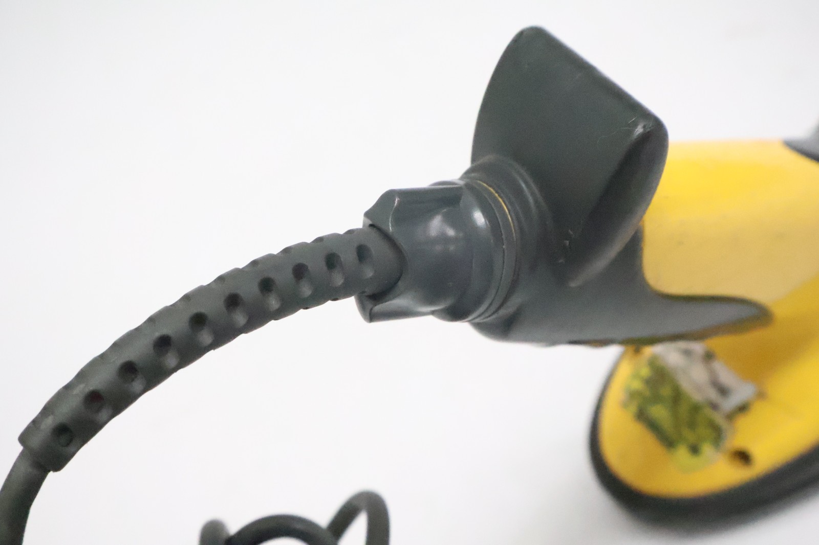 Symbol Phaser P302FZY-I000 Handheld Barcode Scanner with Connection Cord (READ!)
