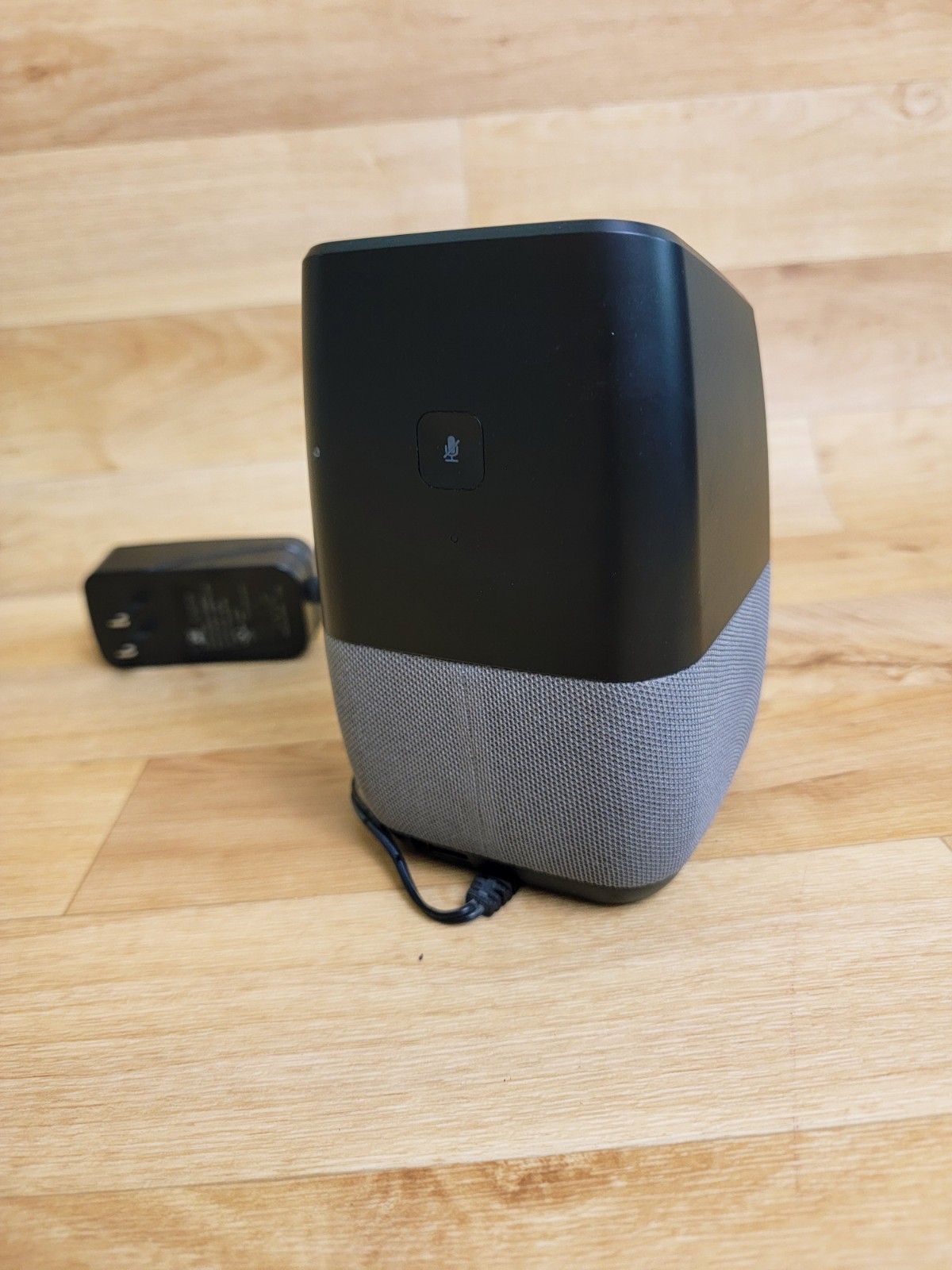 Insignia Voice NS-CSPGASP Wireless Bluetooth Google Assistant Portable Speaker