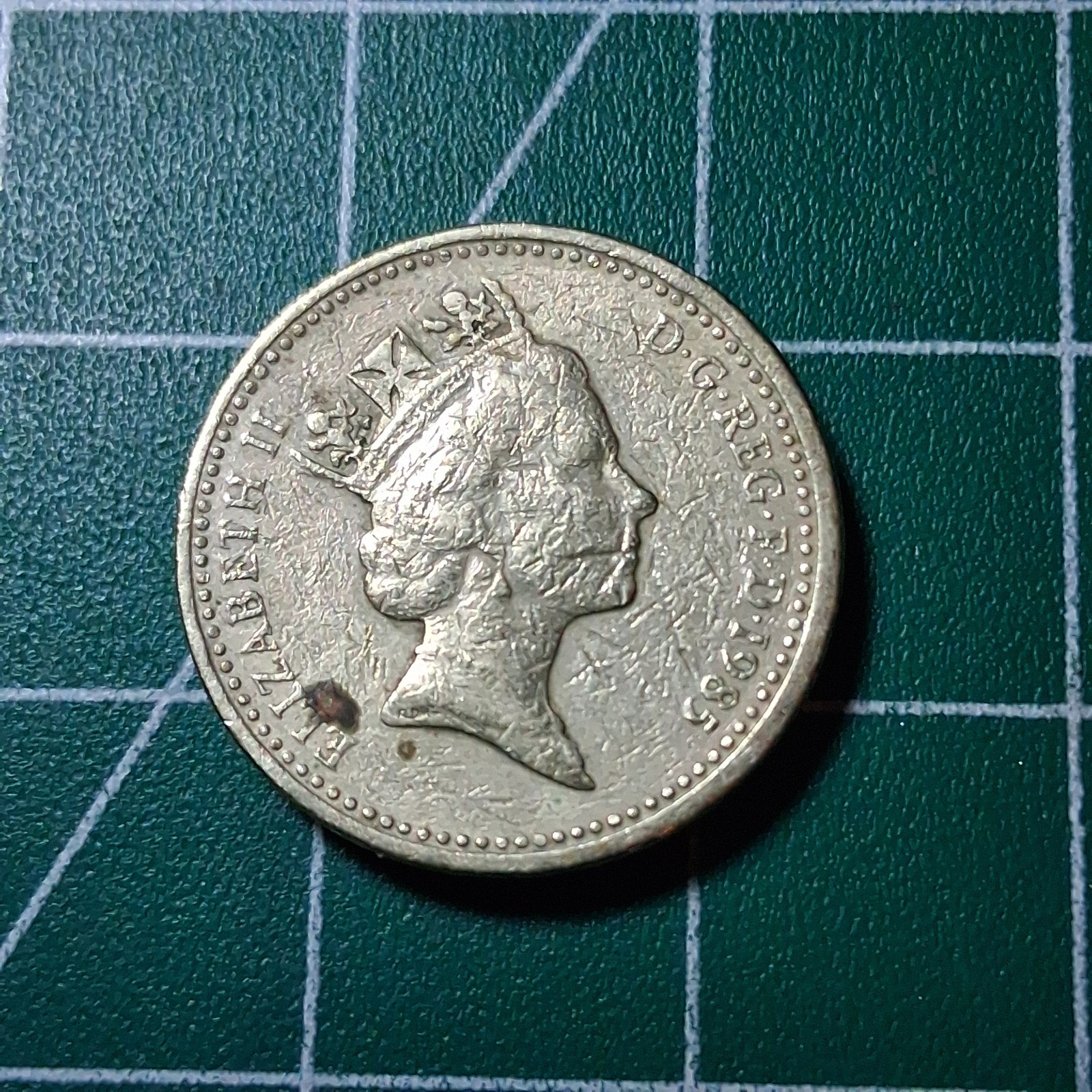 1985 England UK Elizabeth II / Welsh Leek One 1 Pound Currency Coin