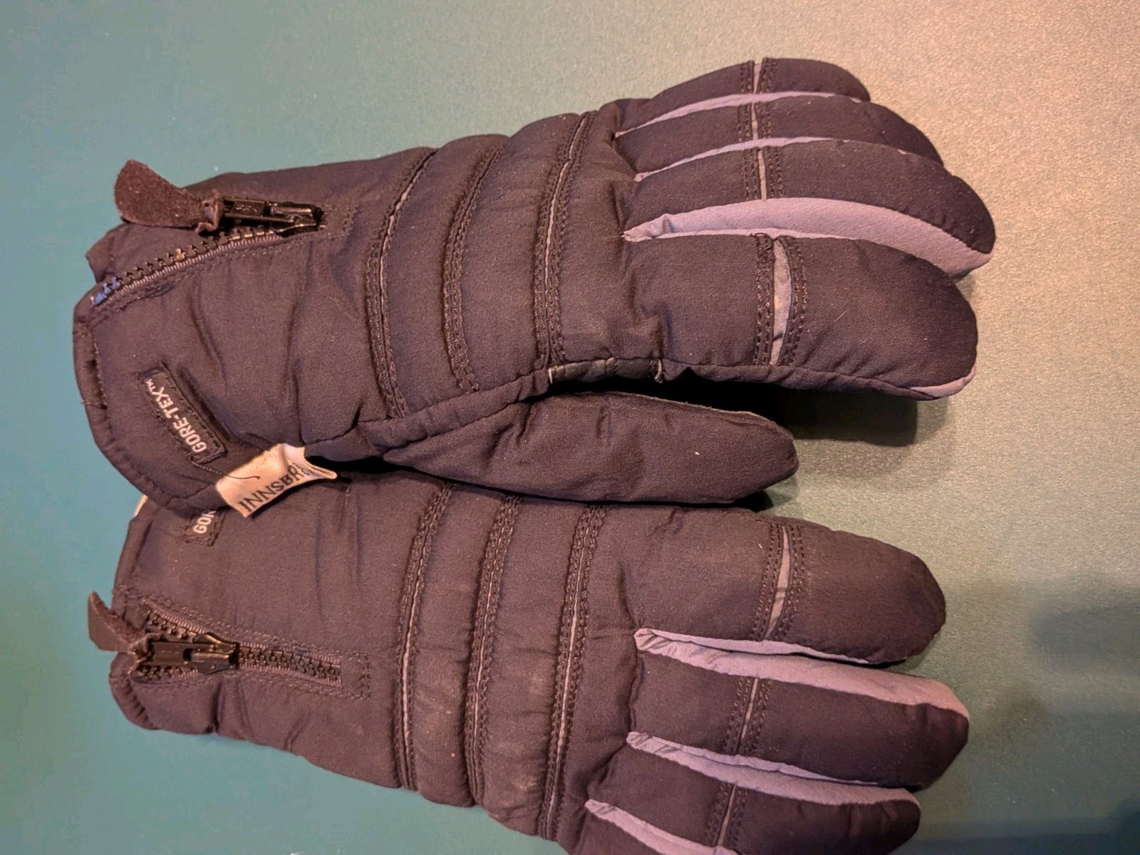Innsbruck Men's Black Medium Gortex Gloves With Zipper