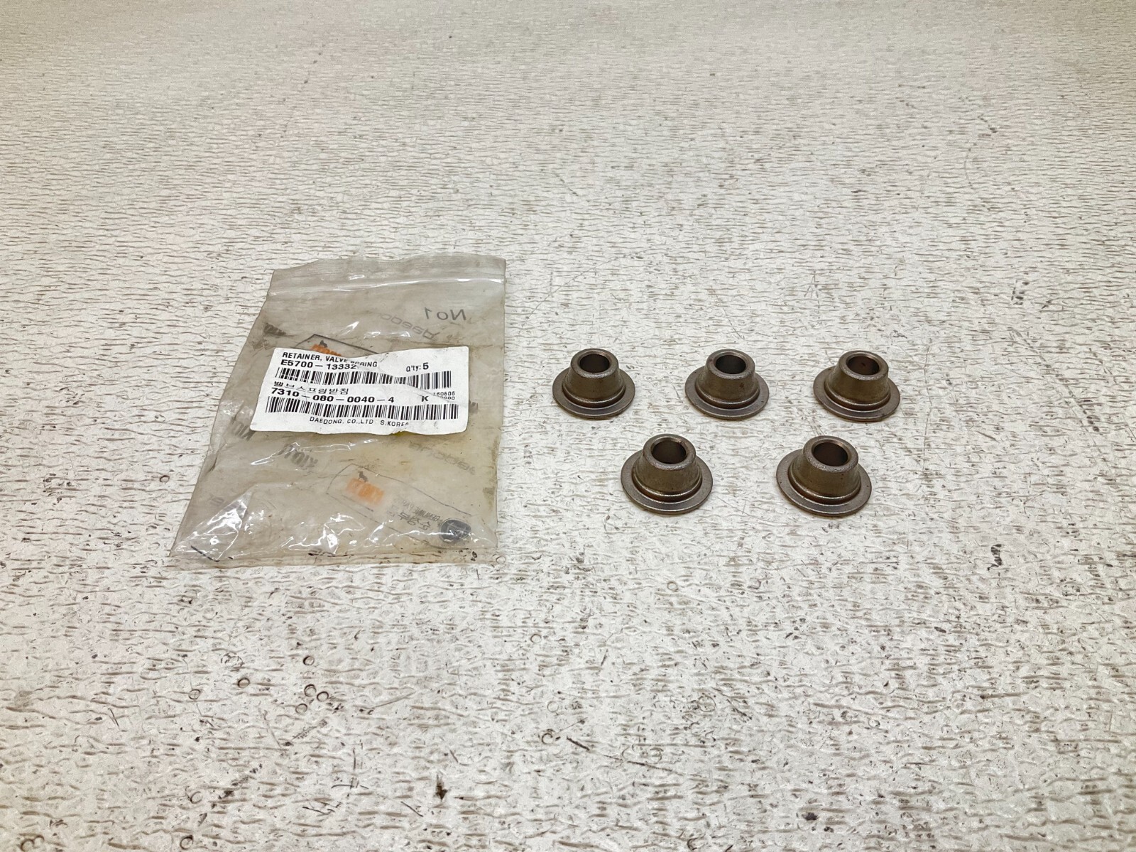 Daedong Kioti E5700-13332 Valve Spring Retainer E570013332 Lot of 5 New (TSC)