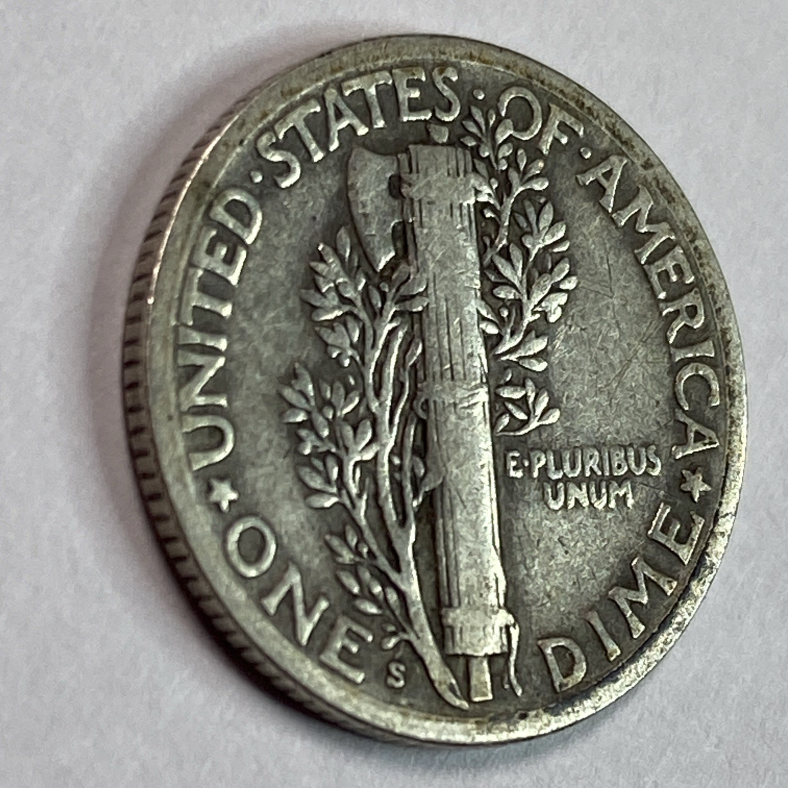 1927 S MERCURY DIME *** 90% SILVER *** Nice Coin