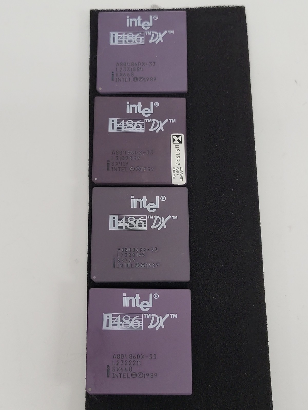 Vintage Intel i486 A80486DX-33 CPU Processor 33MHz, PGA168