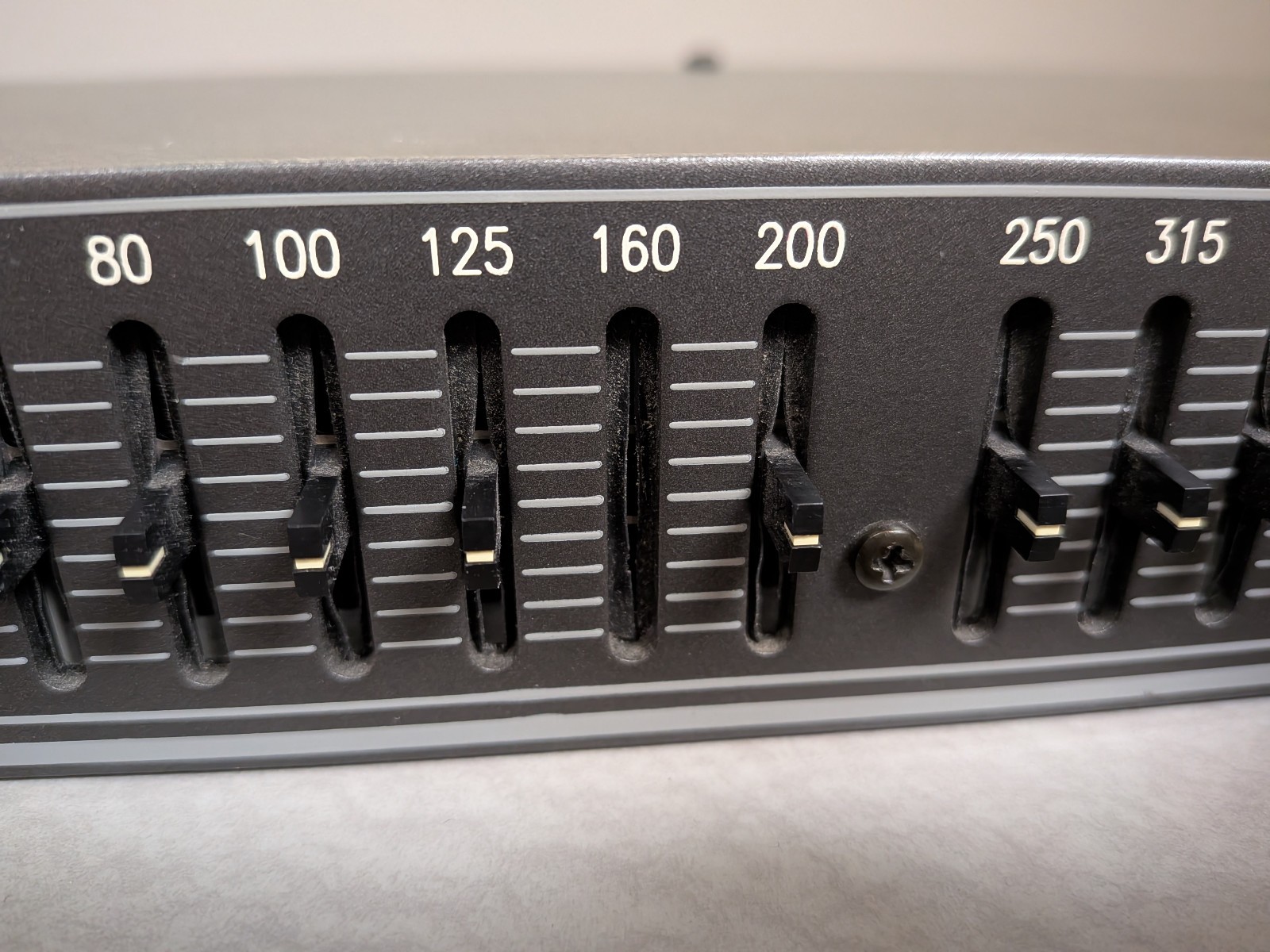 Rane ME30 Rack Mountable Graphic Equalizer EQ Missing One Knob