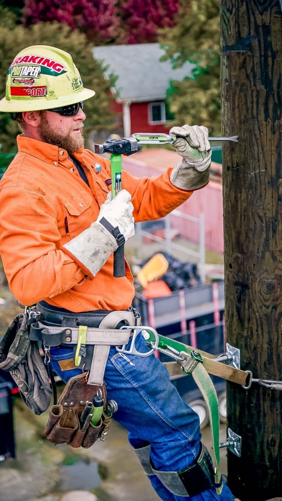 Madi Milled Lineman Hammer - 35oz