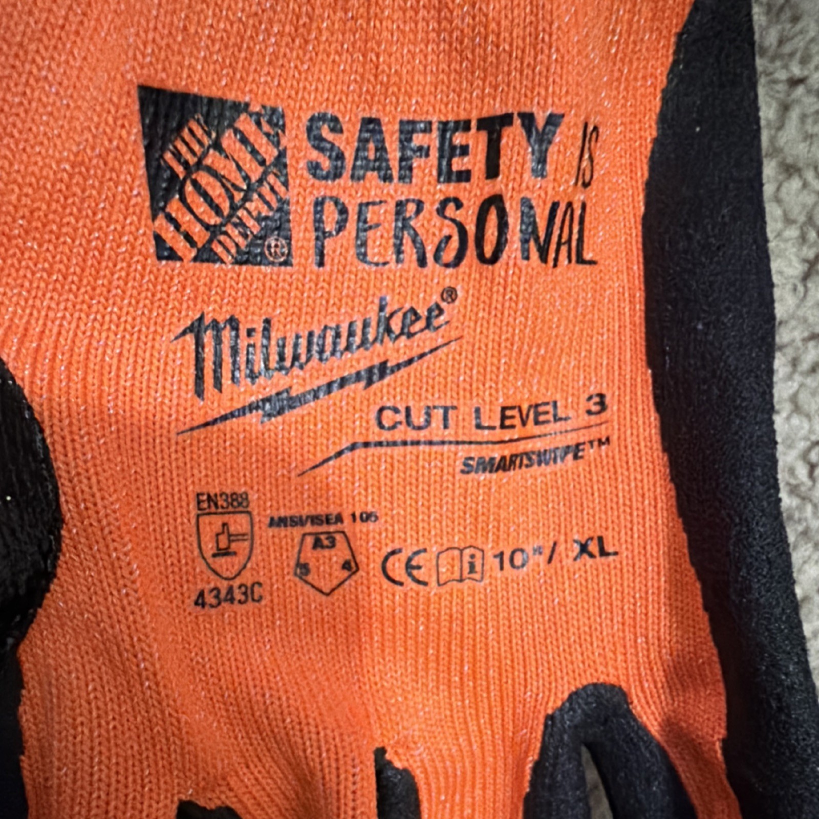 Milwaukee Cut Level 3 SMARTSWIPE Nitrile Work Gloves XL Orange Black