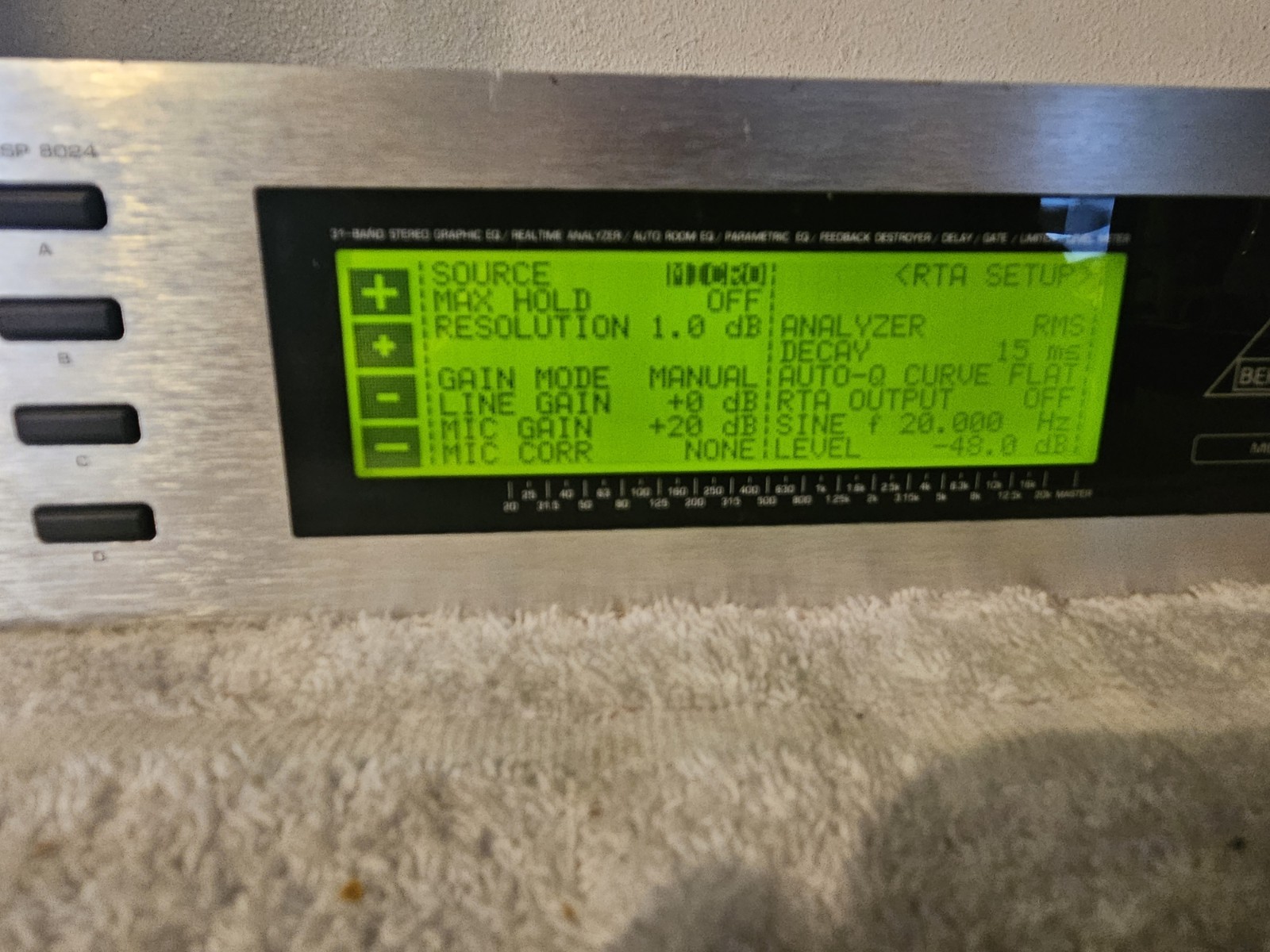 BEHRINGER ULTRA CURVE PRO DSP 8024