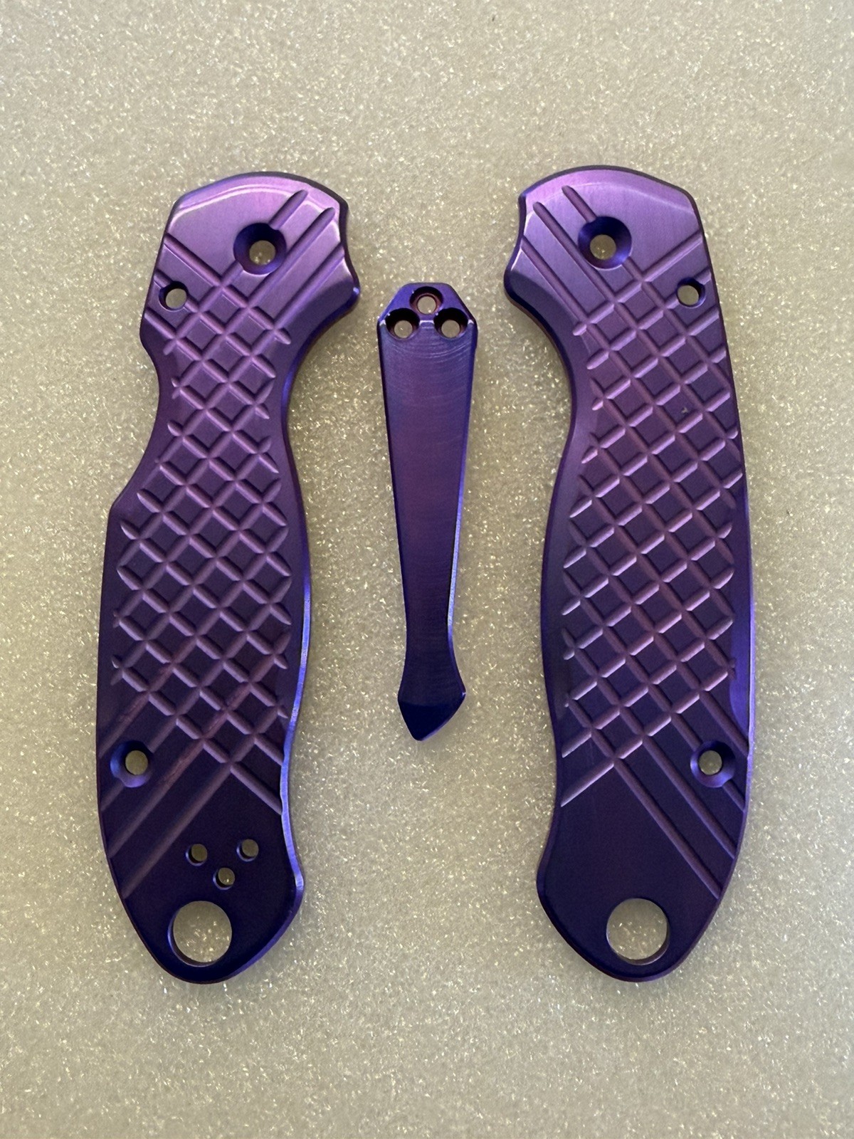 Spyderco Para3 Scales and Clip–Metonboss  - Titanium Frag - 66v Purple Anodized