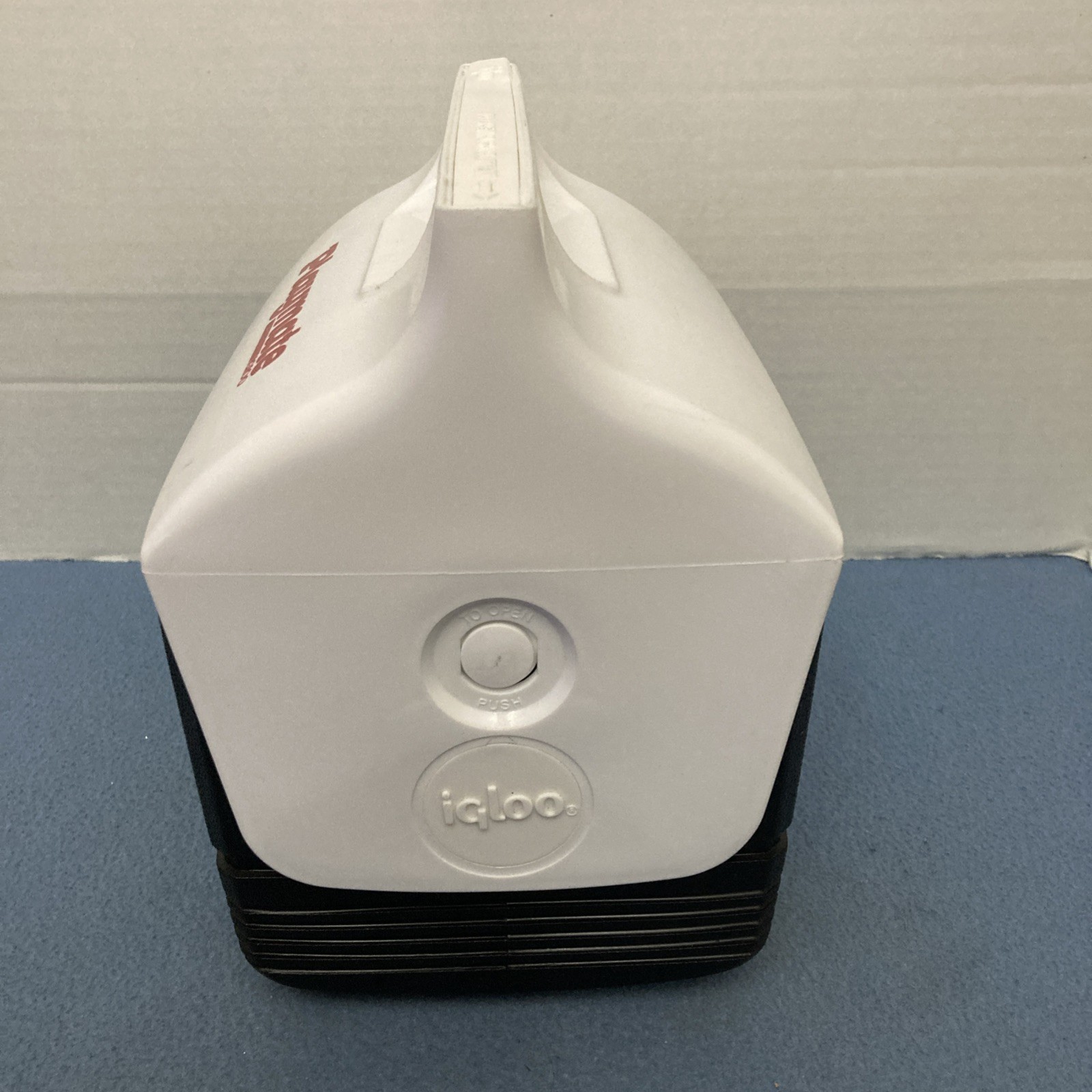 Igloo Playmate Mini Cooler 4 Quart 6 Can Black/White Push Button Lunchbox Design