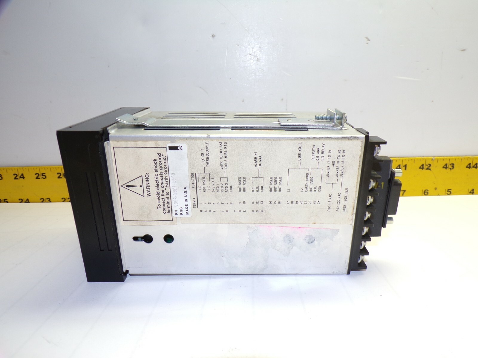 WATLOW 900 MICROPROCESSOR TEMPERATURE CONTROLLER 115/230 VAC 900B-2BA1-B000