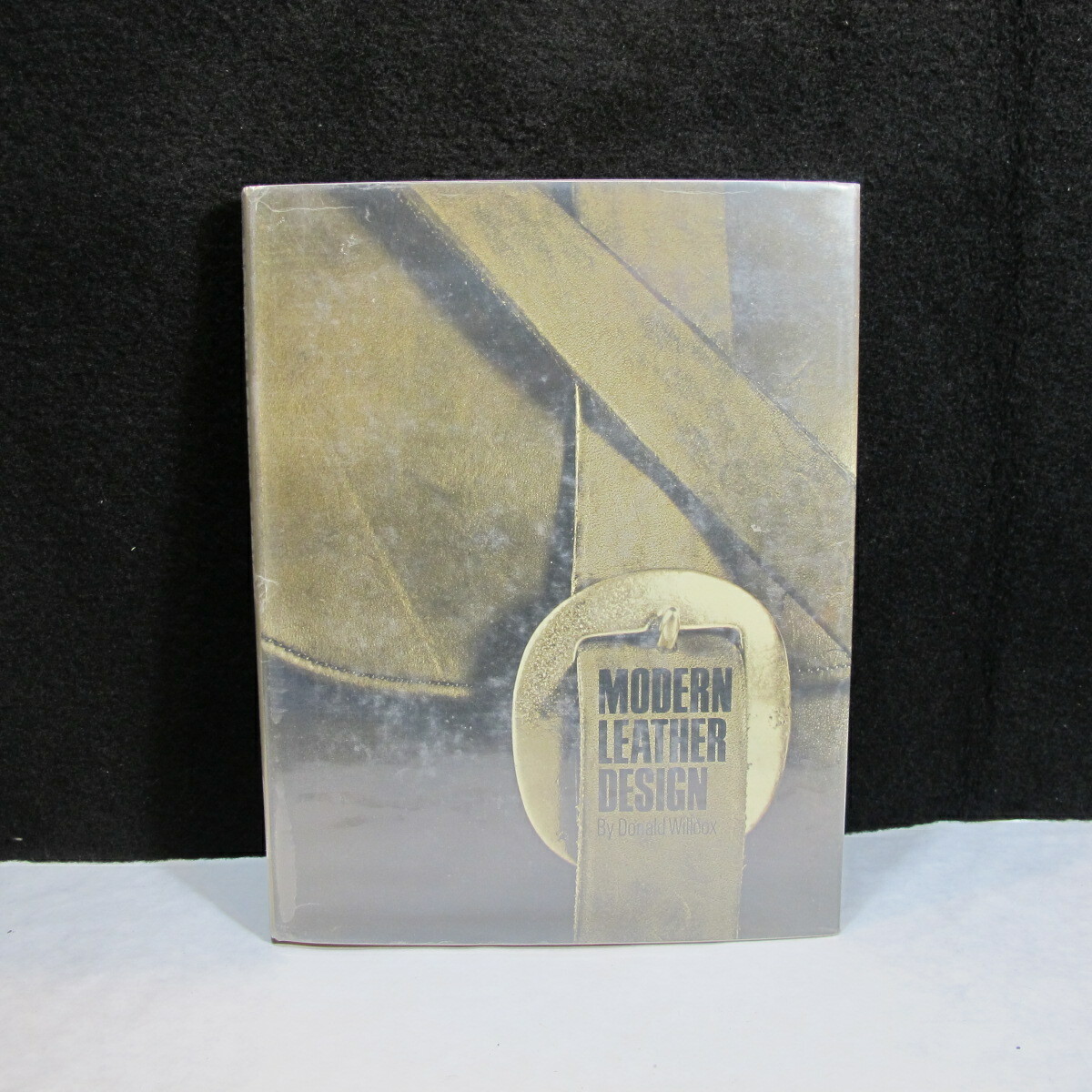 Modern Leather Design by Wilcox ex-lib Leather How To