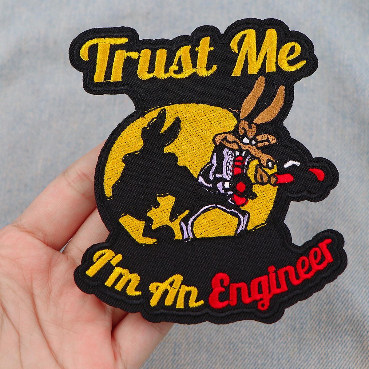 Wile E COYOTE - TRUST ME I'M AN ENGINEER - EMBROIDERED IRON-ON PATCH