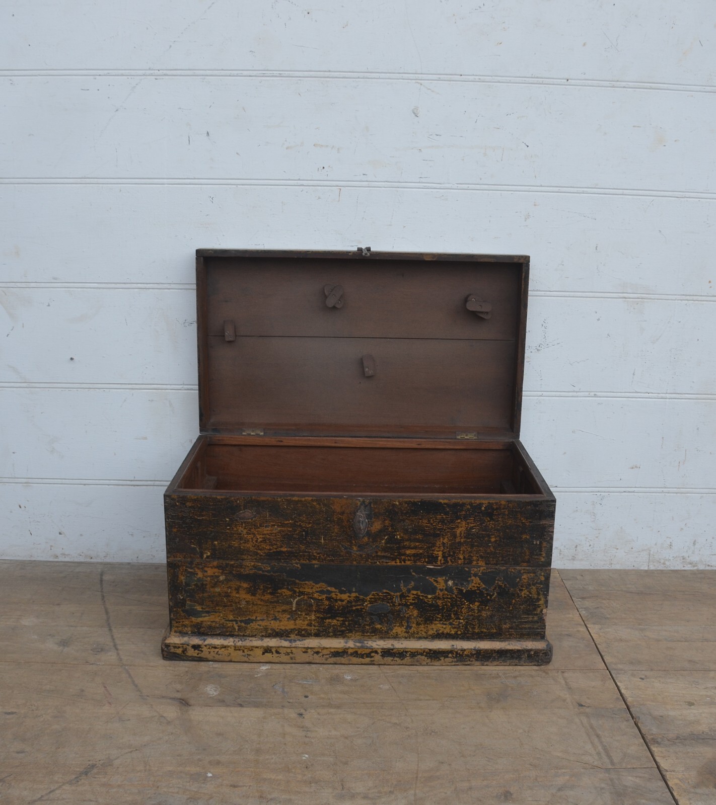Reclaimed teak storage Trunk with multicolor distressed finish