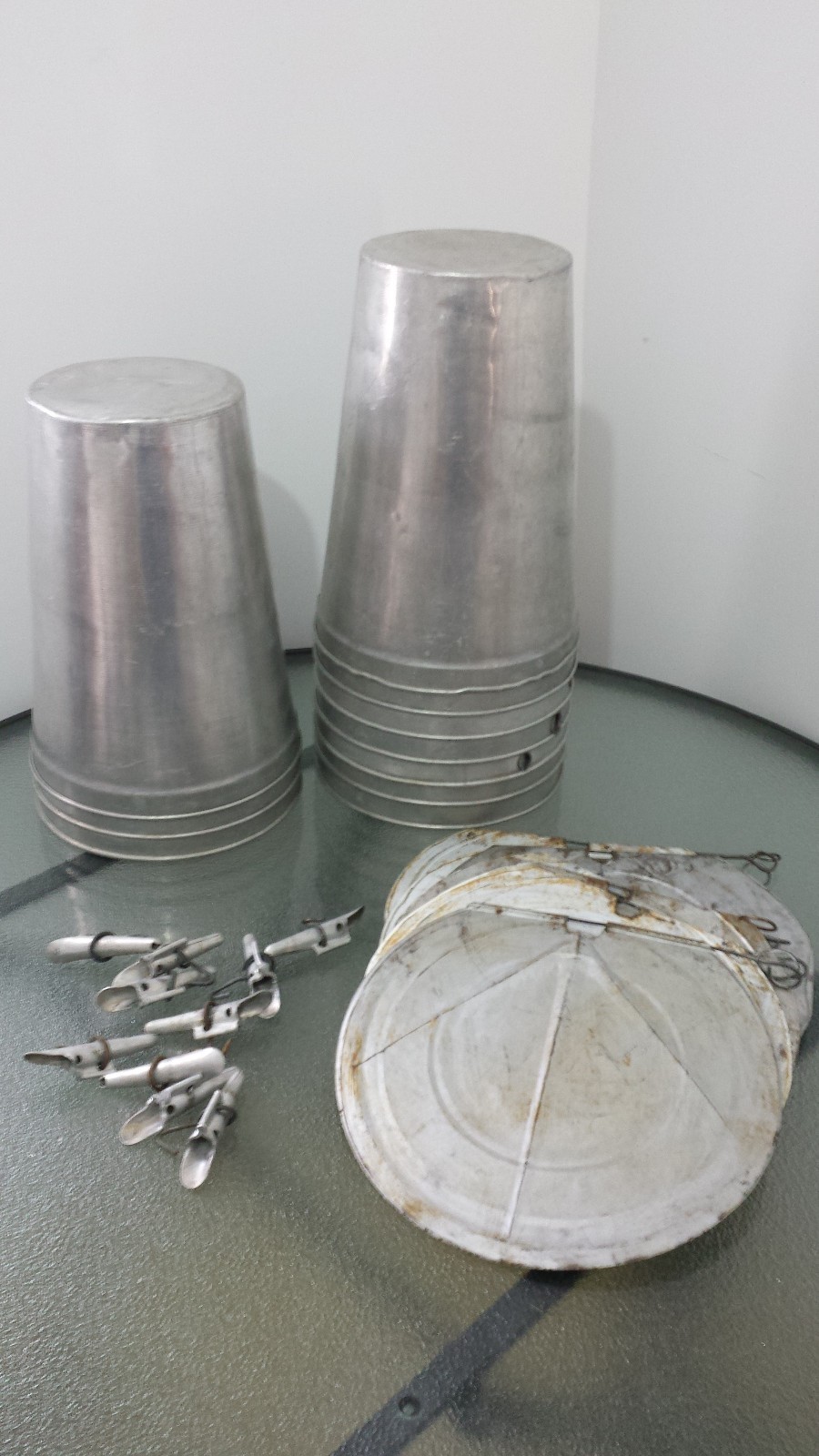 READY TO USE 10 MAPLE SYRUP Sap BUCKETS + Lids Covers + Taps Spouts Spiles