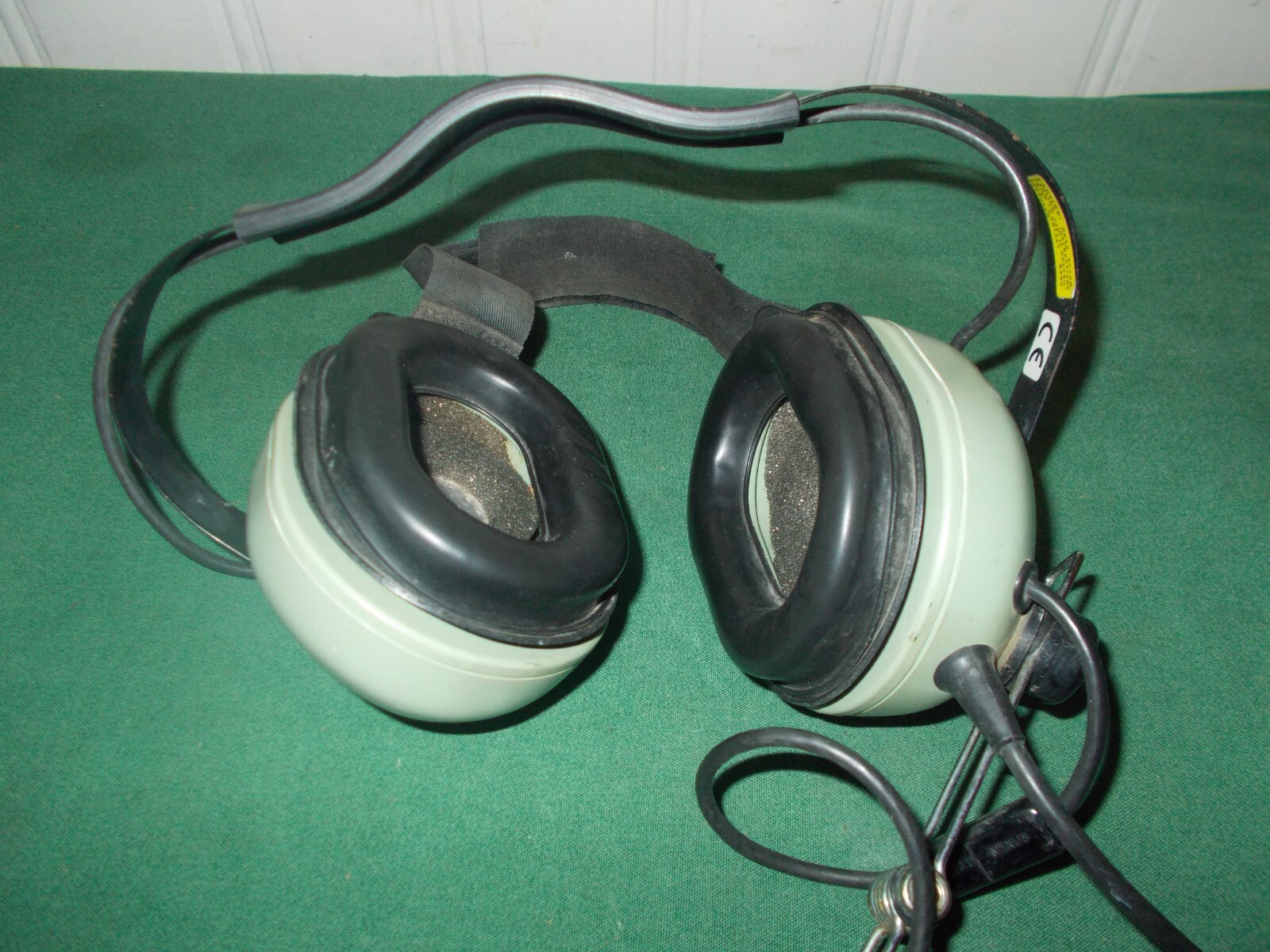 DAVID CLARK H3340 AVIATION HEADSET TESTED AND WORKING