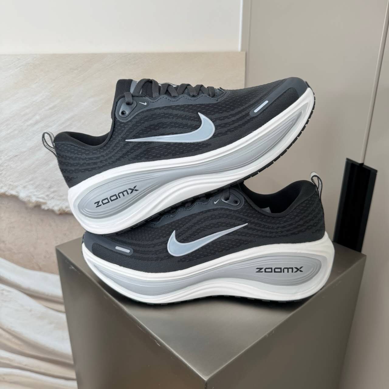 Nike Vomero Plus Black Grey White ZoomX Men's Men's Breathable Athletic Shoes