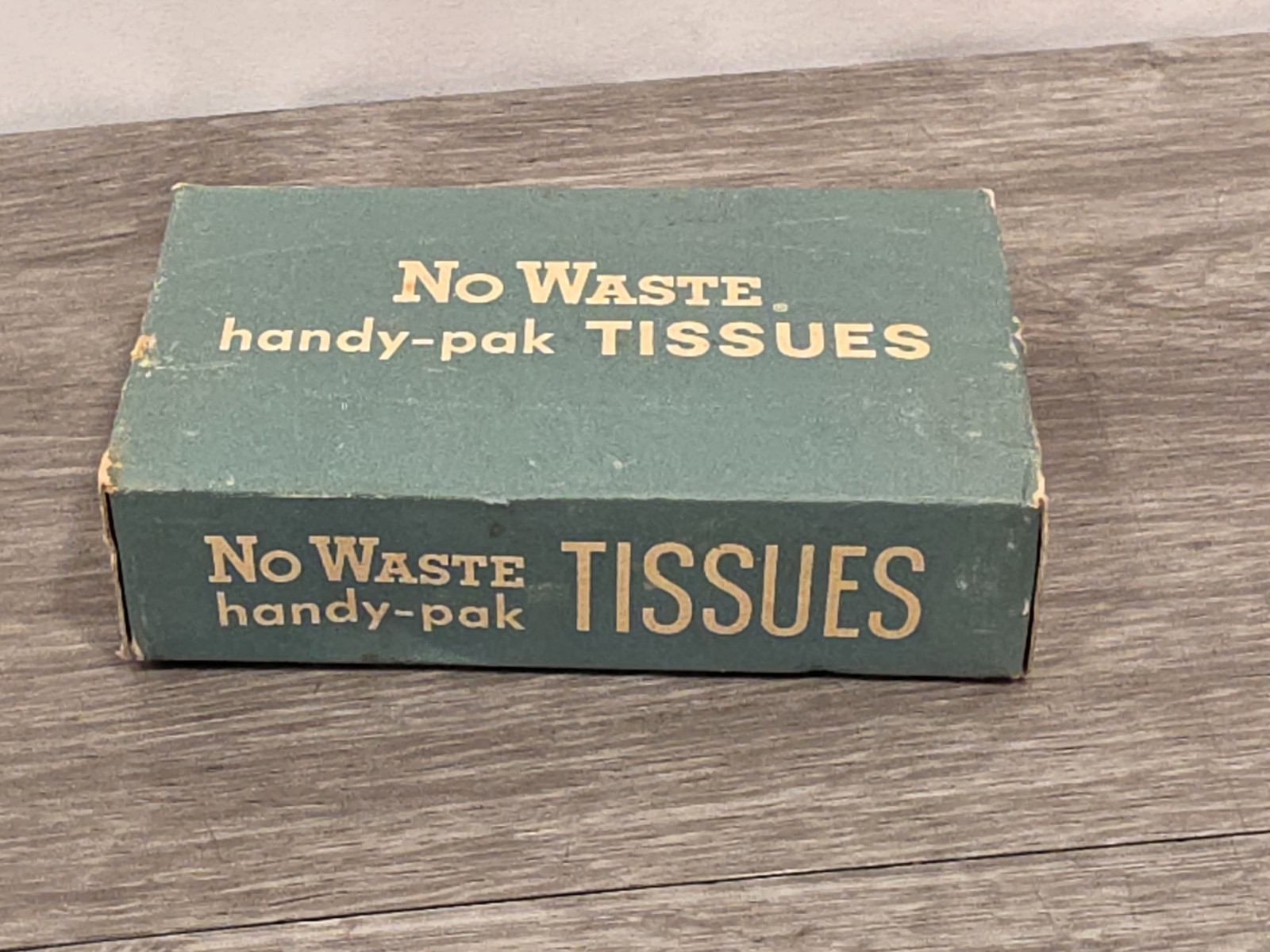 Vintage No Waste Handy-Pak TISSUES